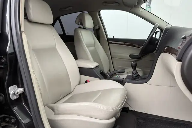 Saab 9-3 view 14