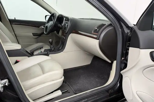 Saab 9-3 view 13