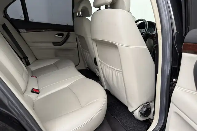 Saab 9-3 view 15