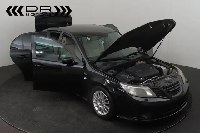 Saab 9-3 view 6