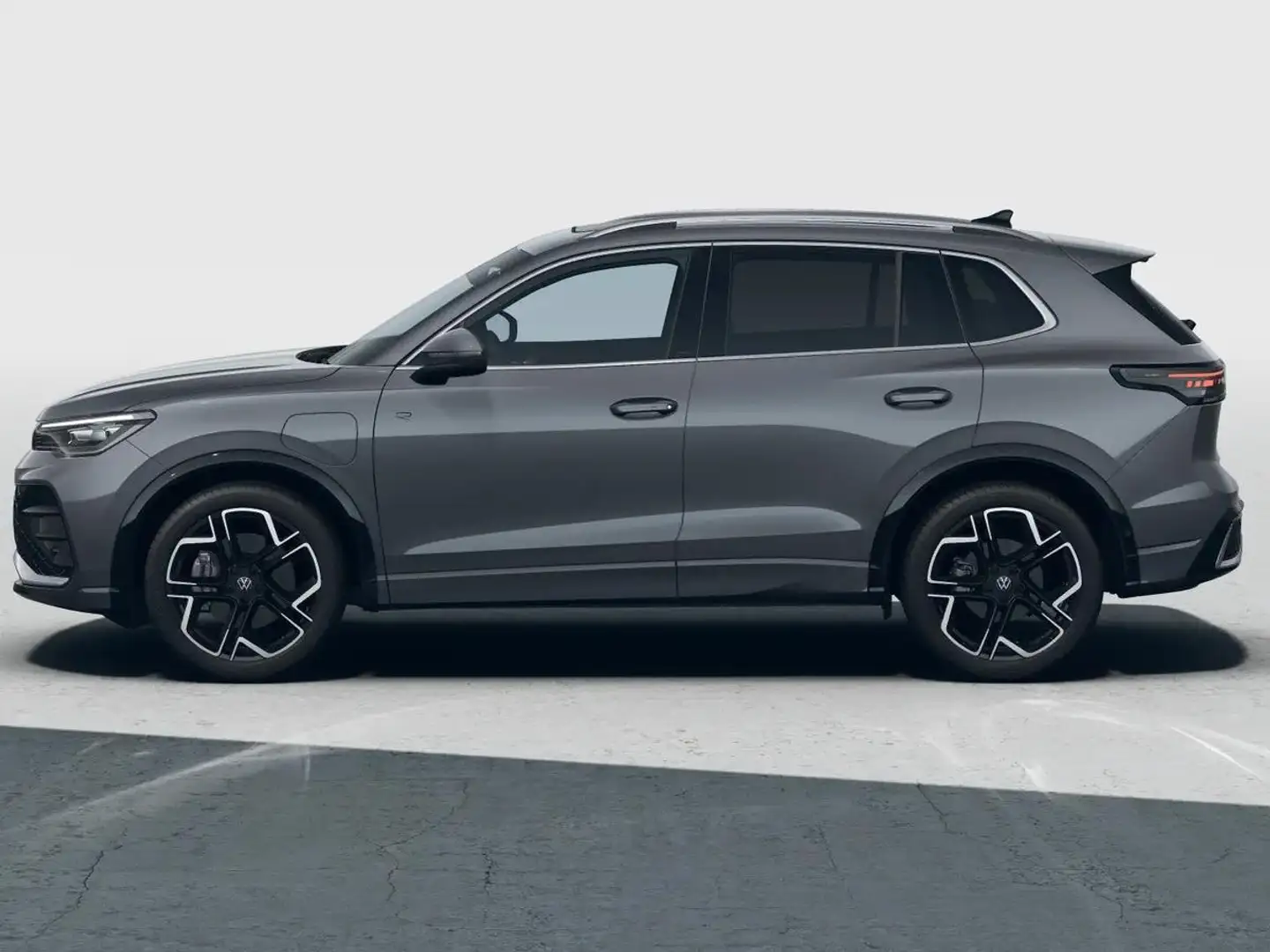 Volkswagen Tiguan R-Line-Edition 1.5 eHybrid 150 kW / 204 pk SUV 6 v Grijs - 2
