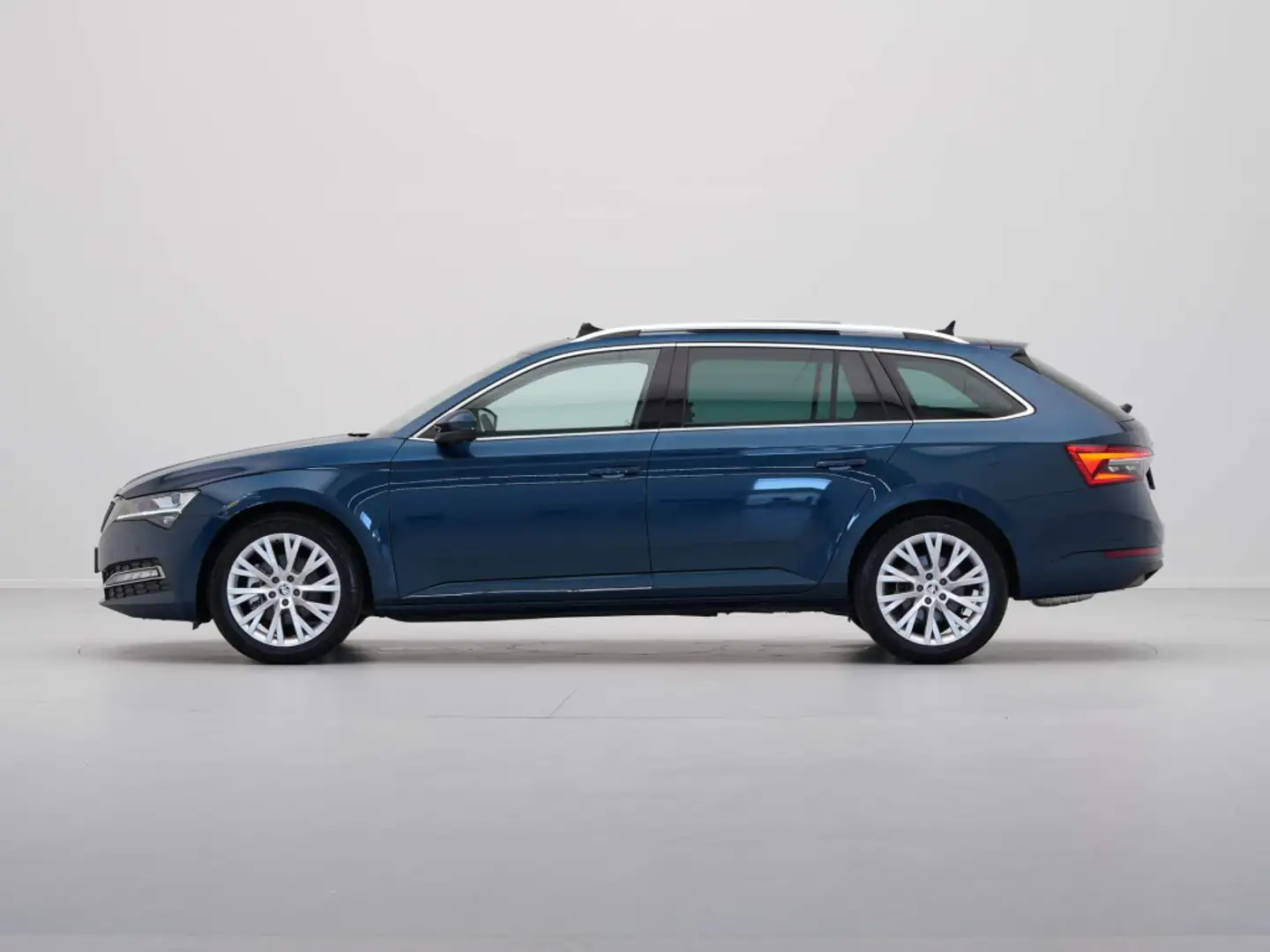 Skoda Superb Combi Business Edition Plus | Elektrisch bedienbaa Blauw - 2