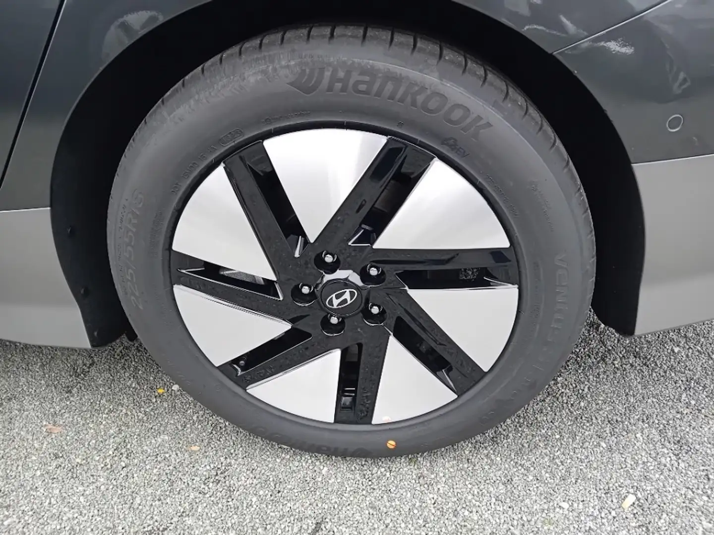 Hyundai IONIQ 6 77,4kWh UNIQ-Paket Grau - 2