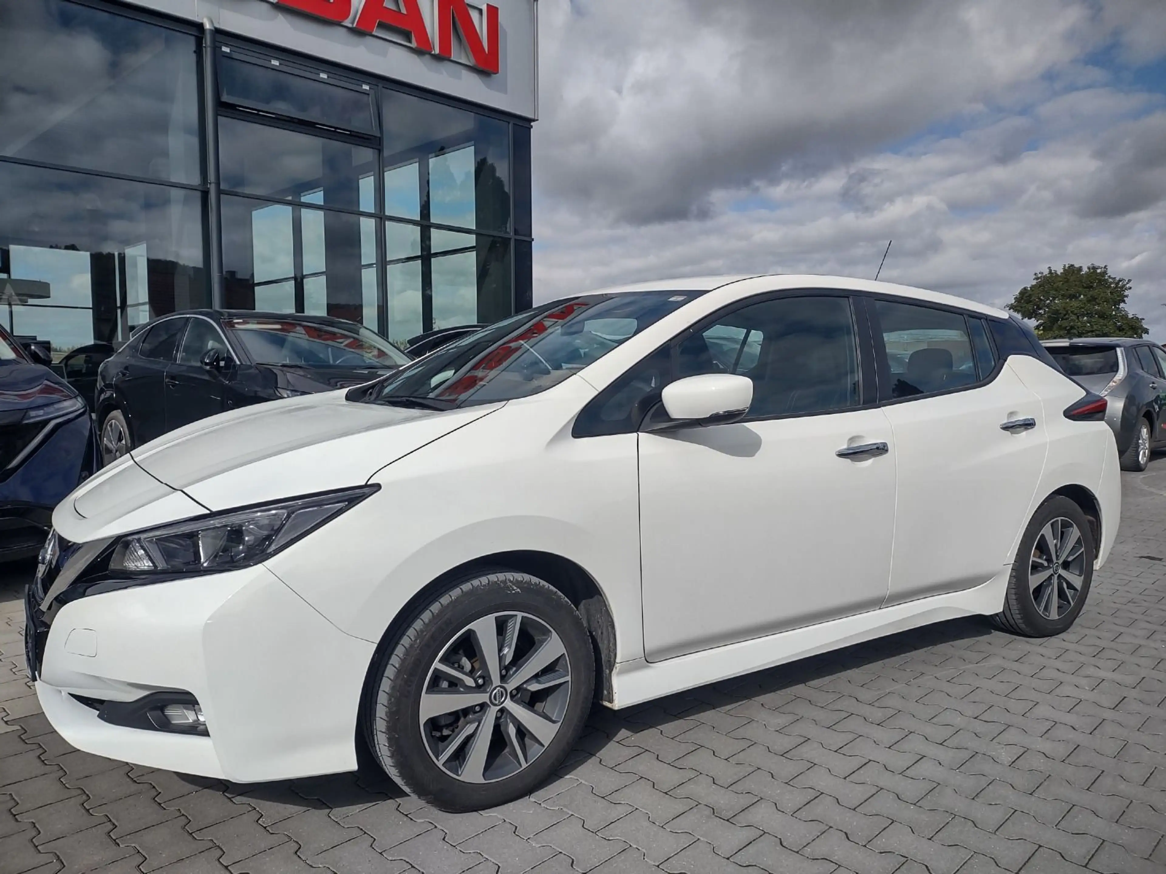 Nissan Leaf Acenta 40kW Winter-Paket / Kamera /  Winter — photo 2