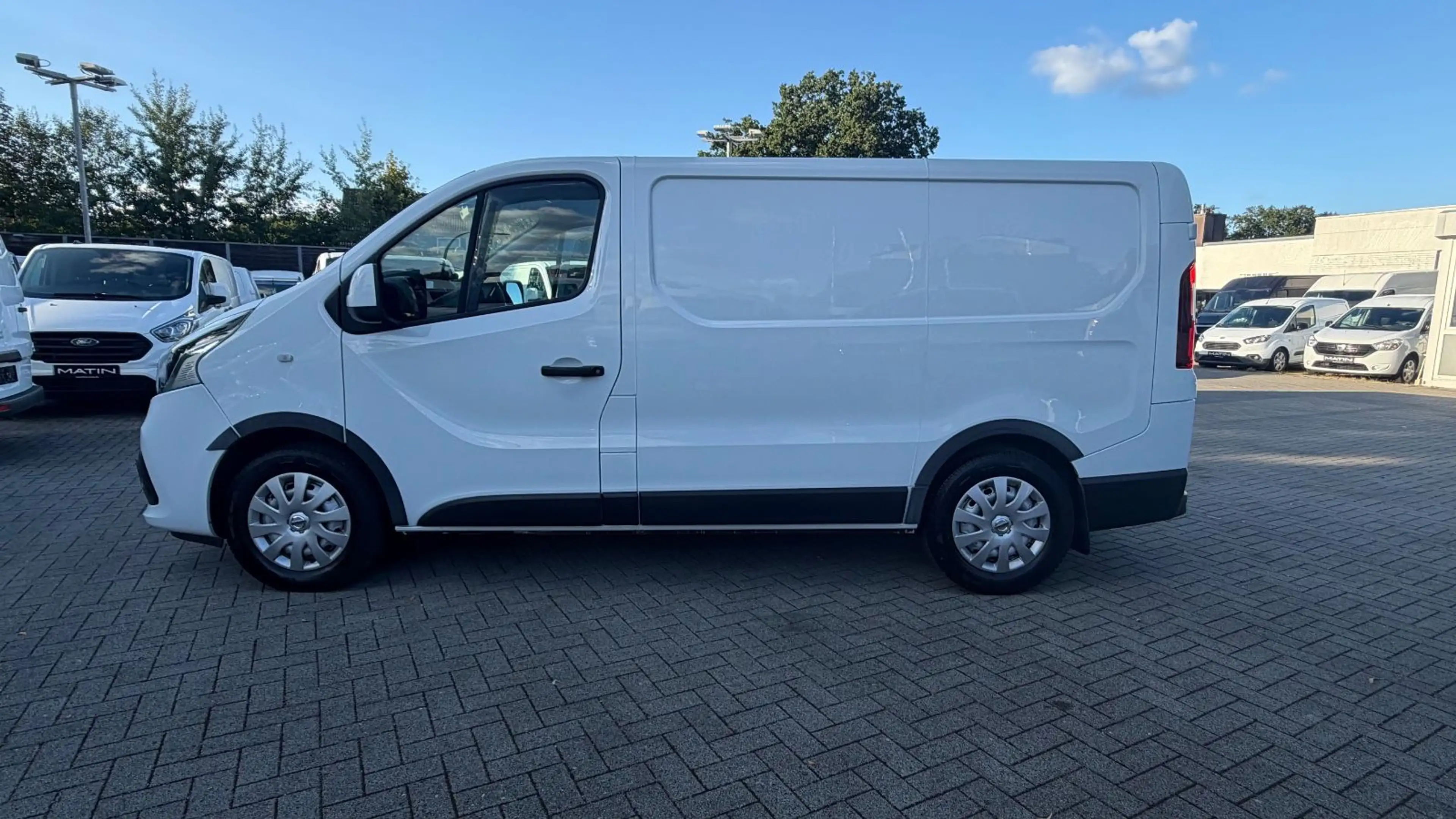 Nissan NV300 Kastenwagen L1H1 KLIMA/TEMPOMAT/AHK/SITZHZ — photo 8