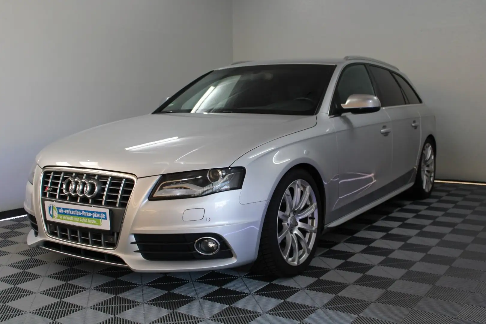 Audi S4 Avant 3.0 TFSI quattro 420PS KW V3 APR Stahlf Срібний - 1