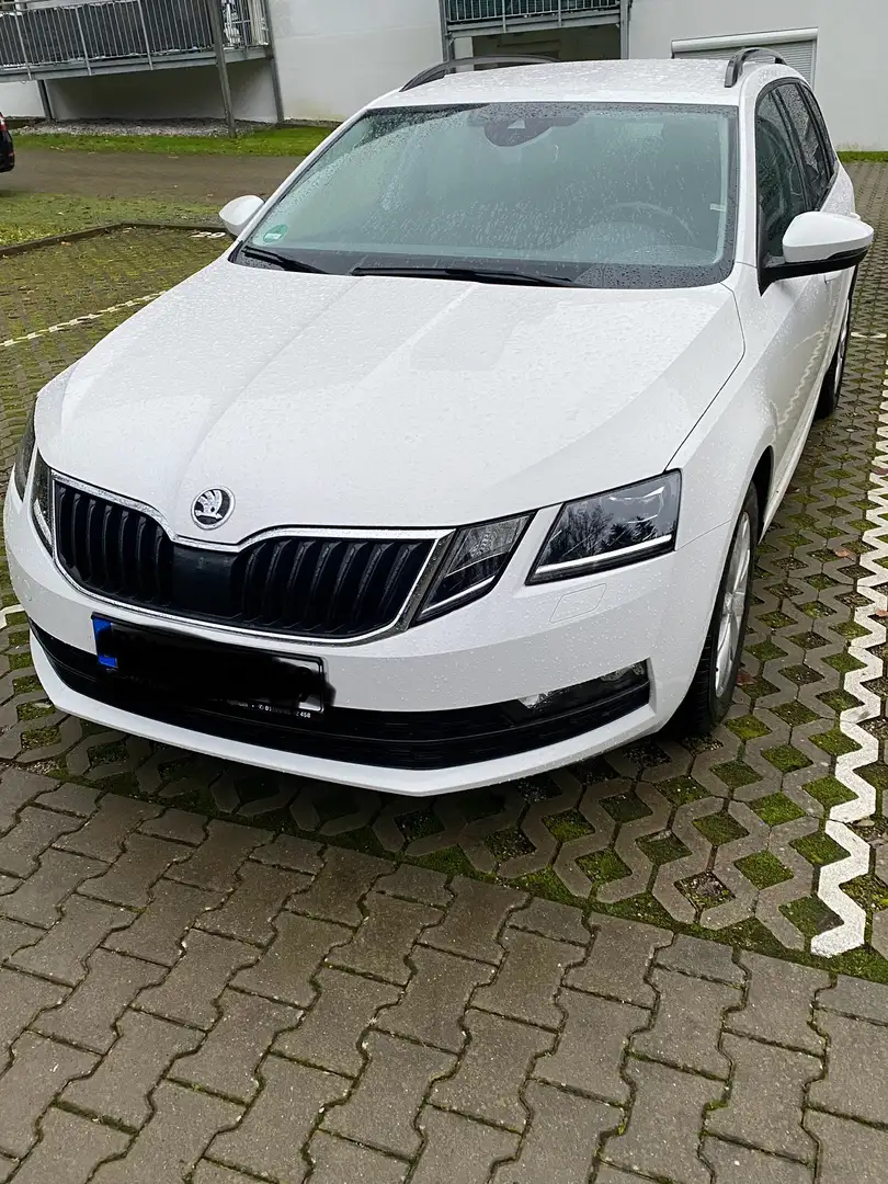 Skoda Octavia Tour Weiß - 2