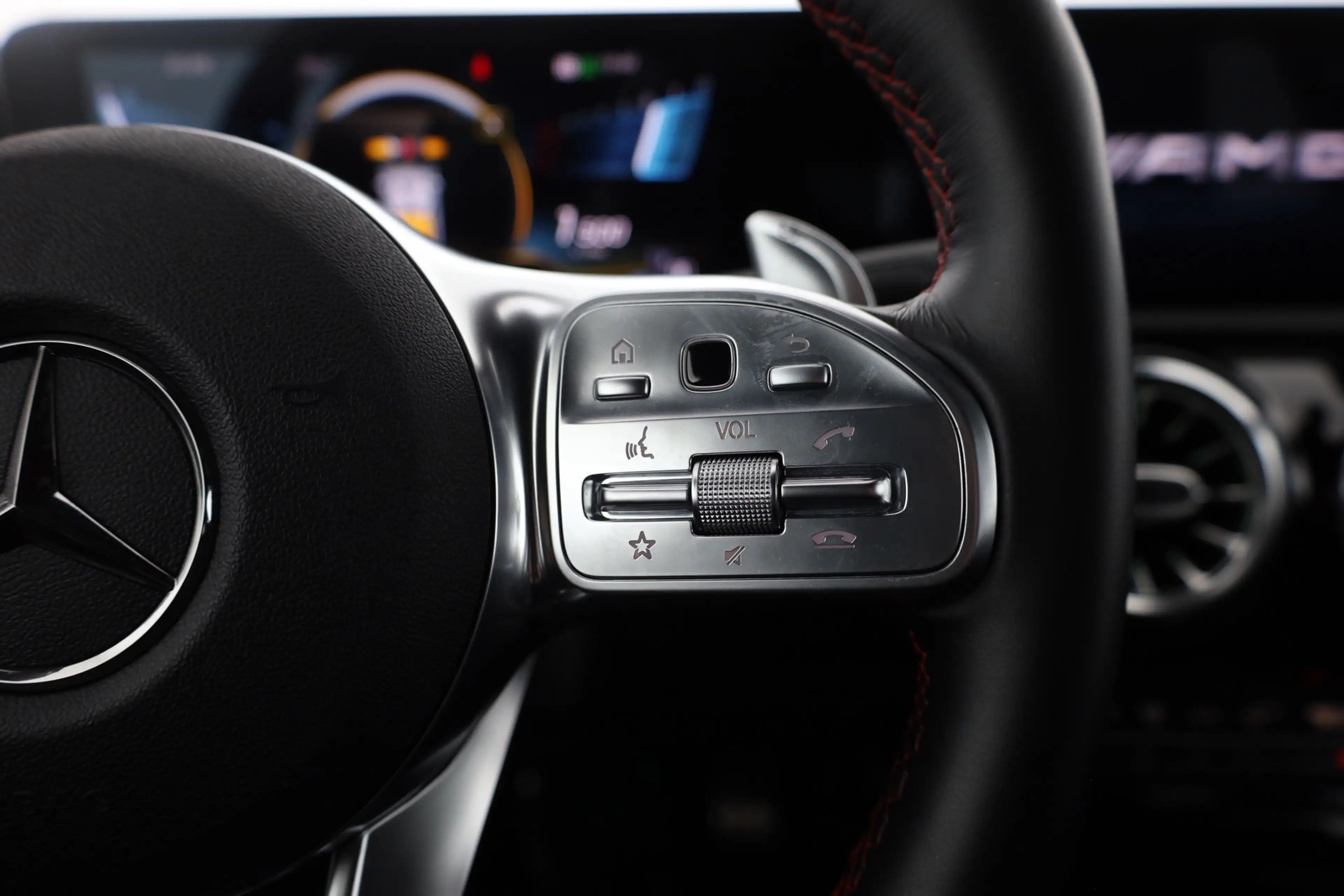 Mercedes-Benz CLA 45 AMG Shooting Brake 4Matic Panorama Kamera — photo 16