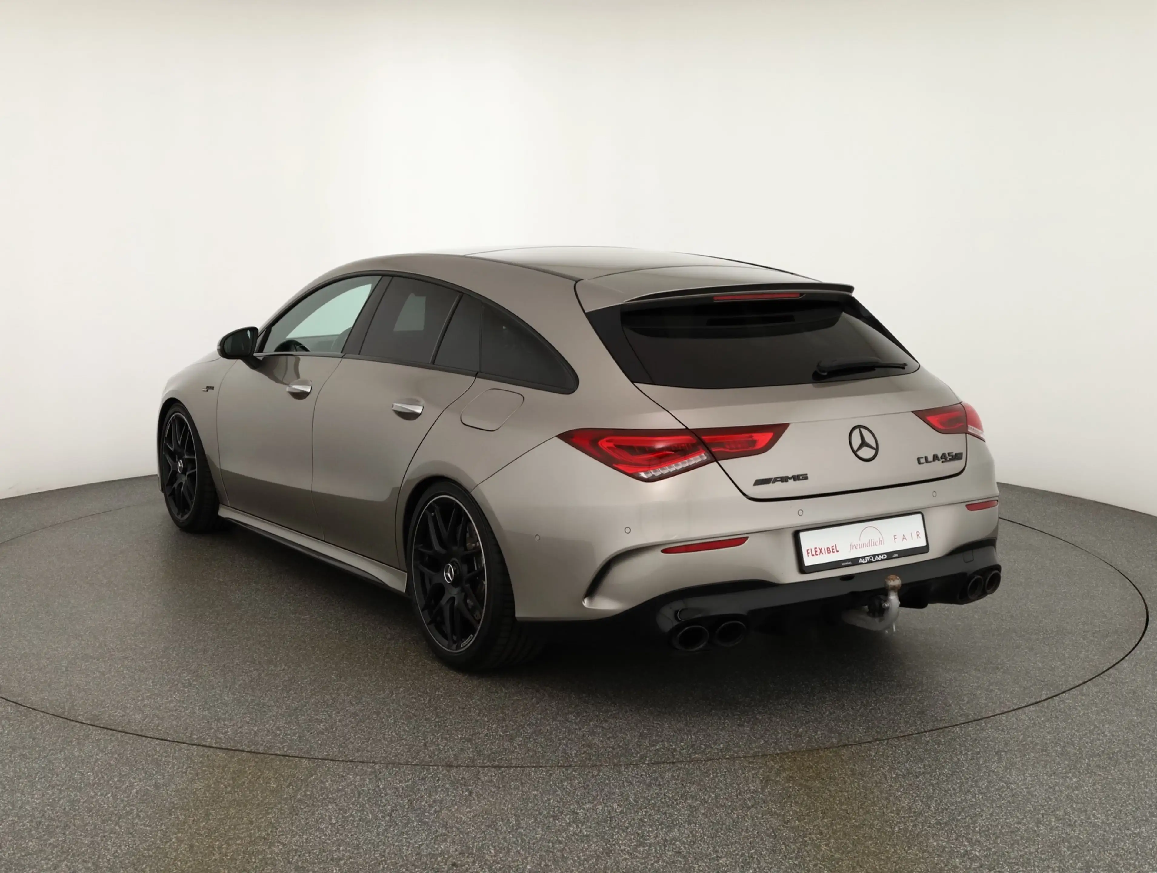 Mercedes-Benz CLA 45 AMG Shooting Brake 4Matic Panorama Kamera — photo 3