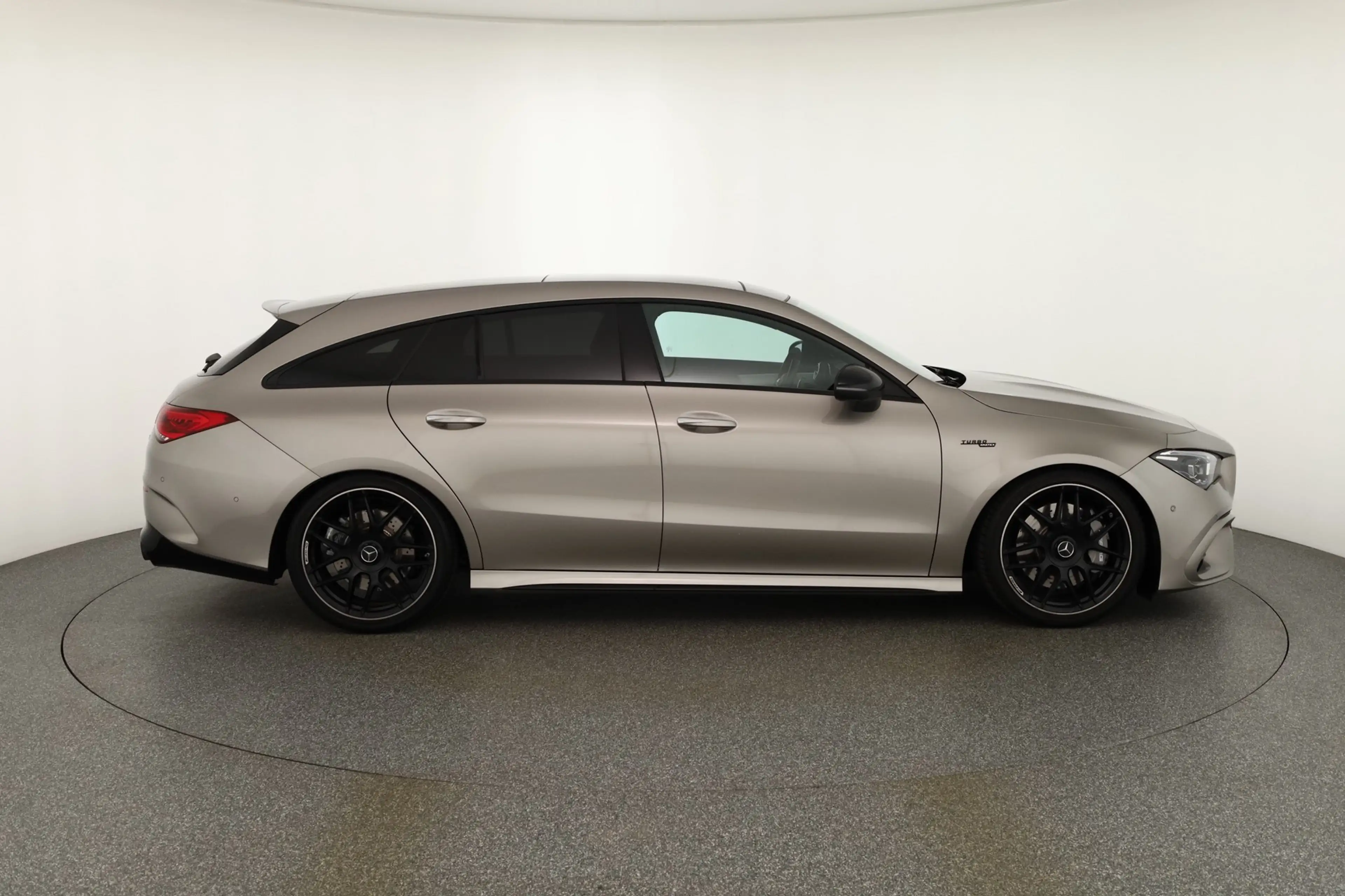 Mercedes-Benz CLA 45 AMG Shooting Brake 4Matic Panorama Kamera — photo 6