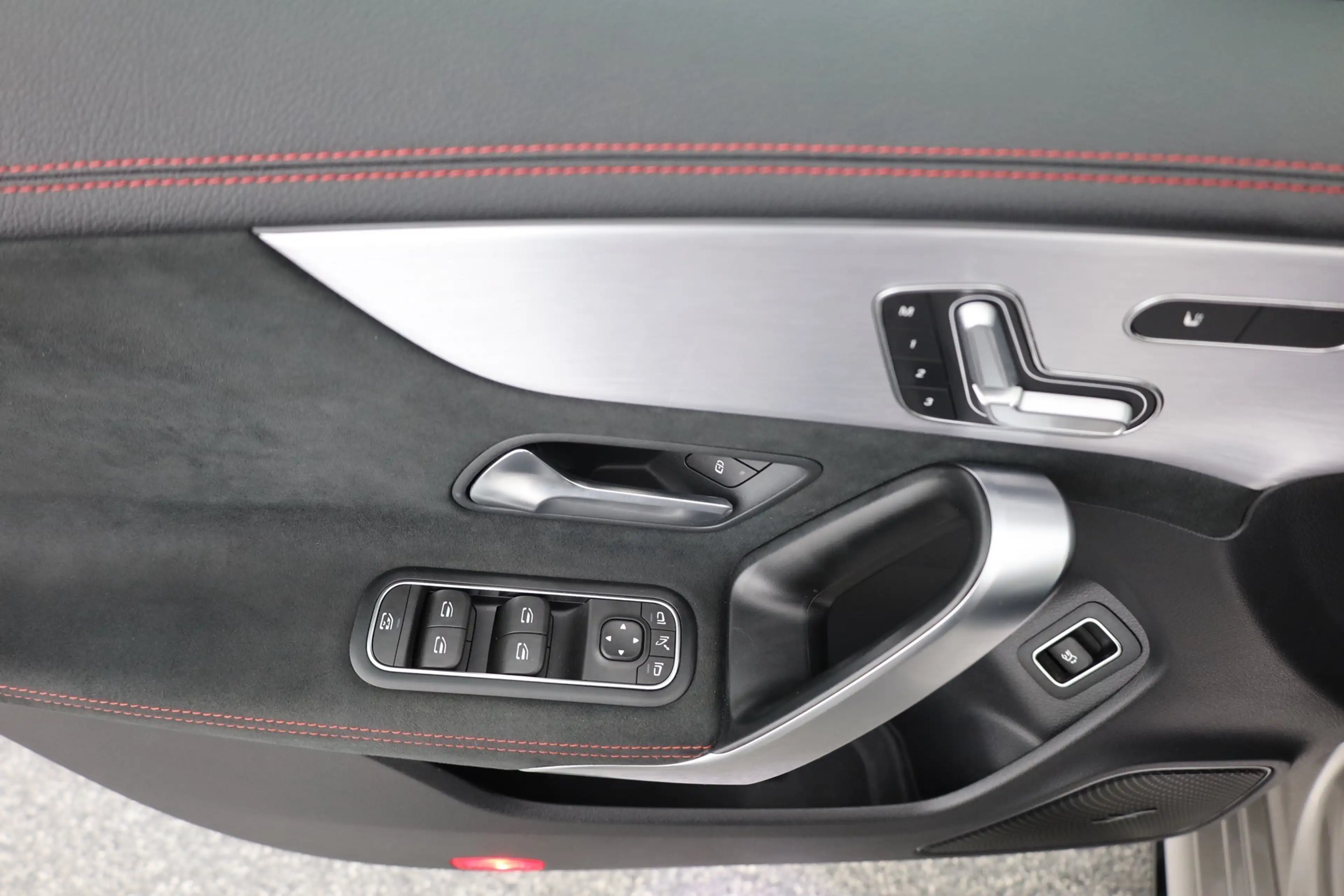 Mercedes-Benz CLA 45 AMG Shooting Brake 4Matic Panorama Kamera — photo 20