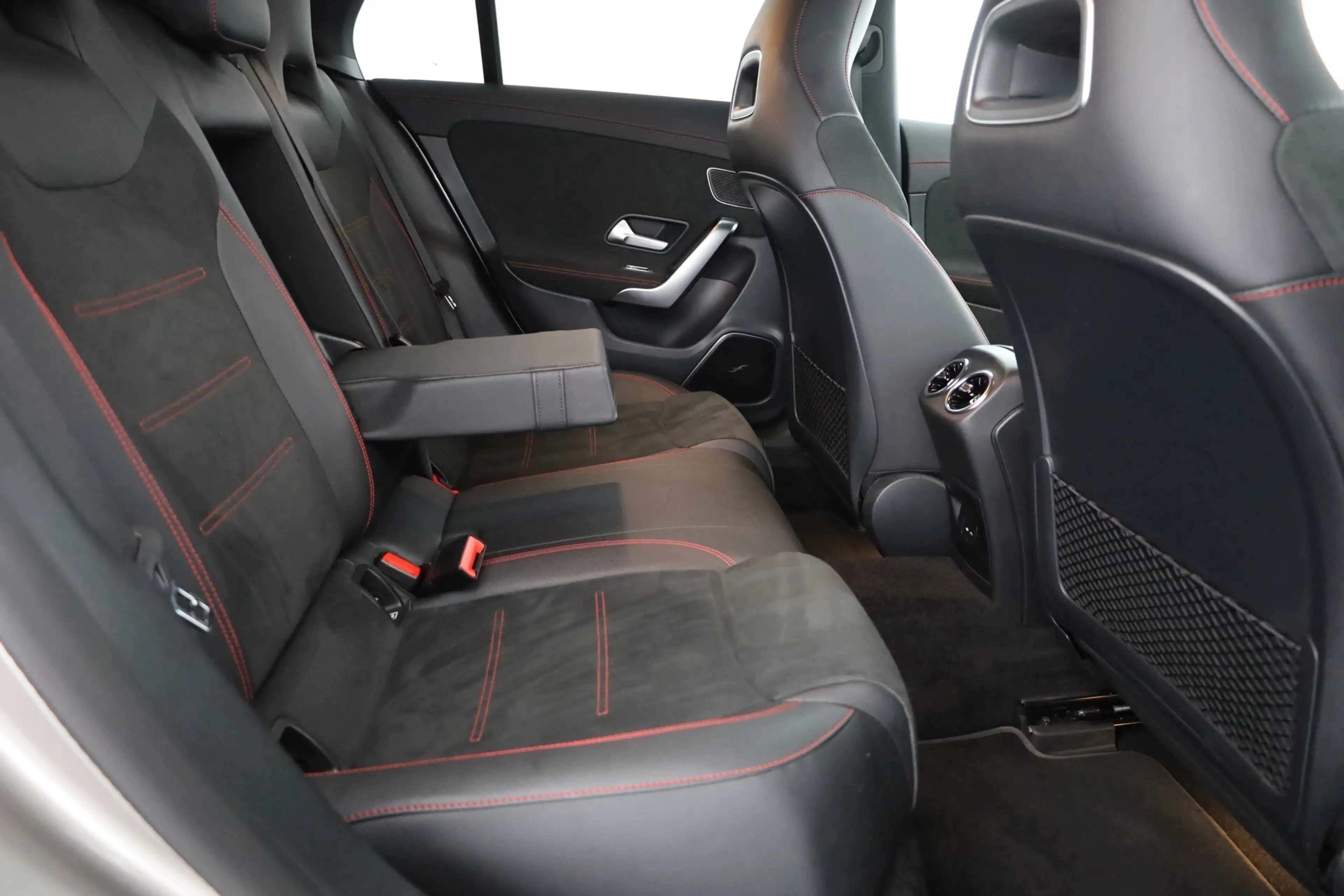 Mercedes-Benz CLA 45 AMG Shooting Brake 4Matic Panorama Kamera — photo 11