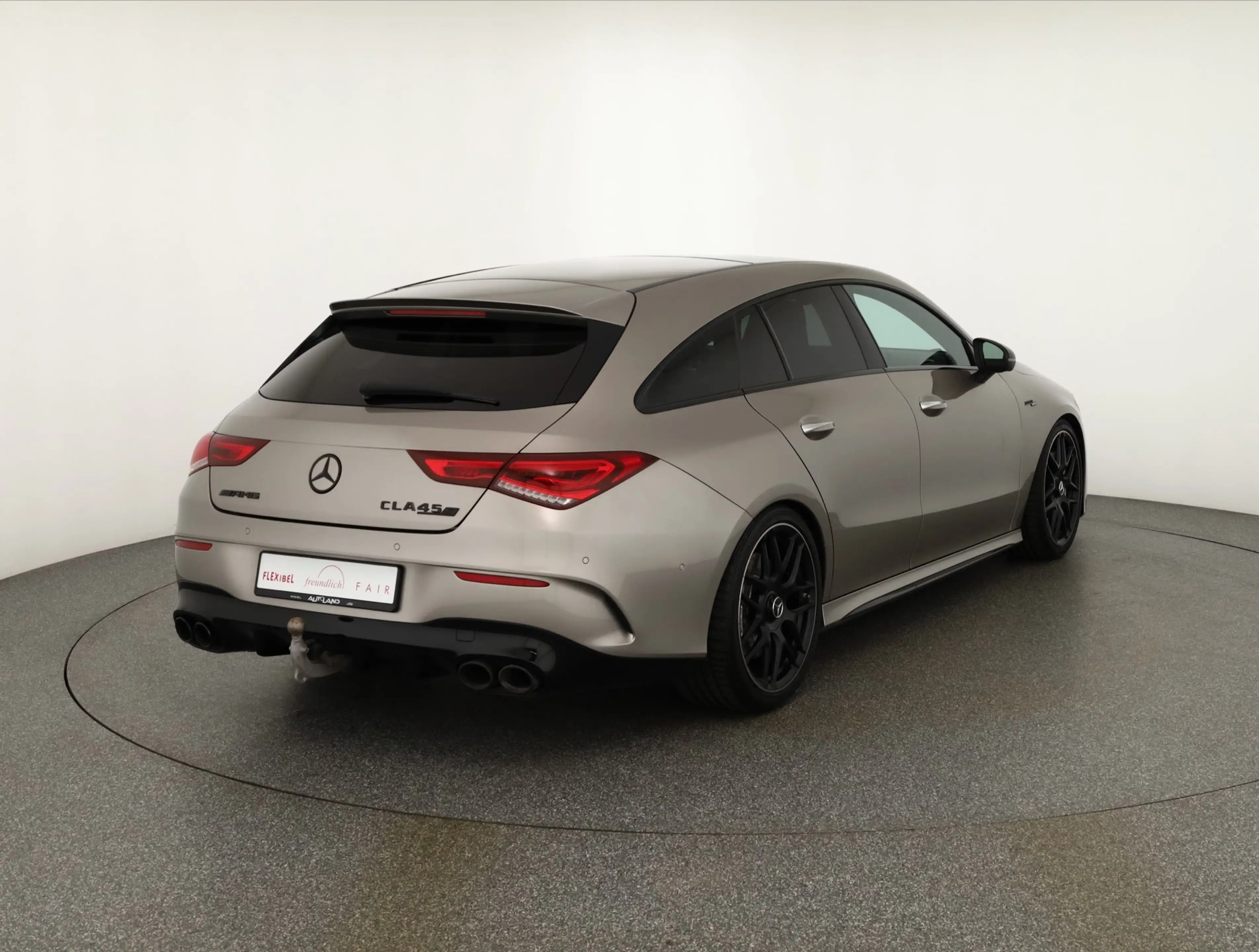 Mercedes-Benz CLA 45 AMG Shooting Brake 4Matic Panorama Kamera — photo 5