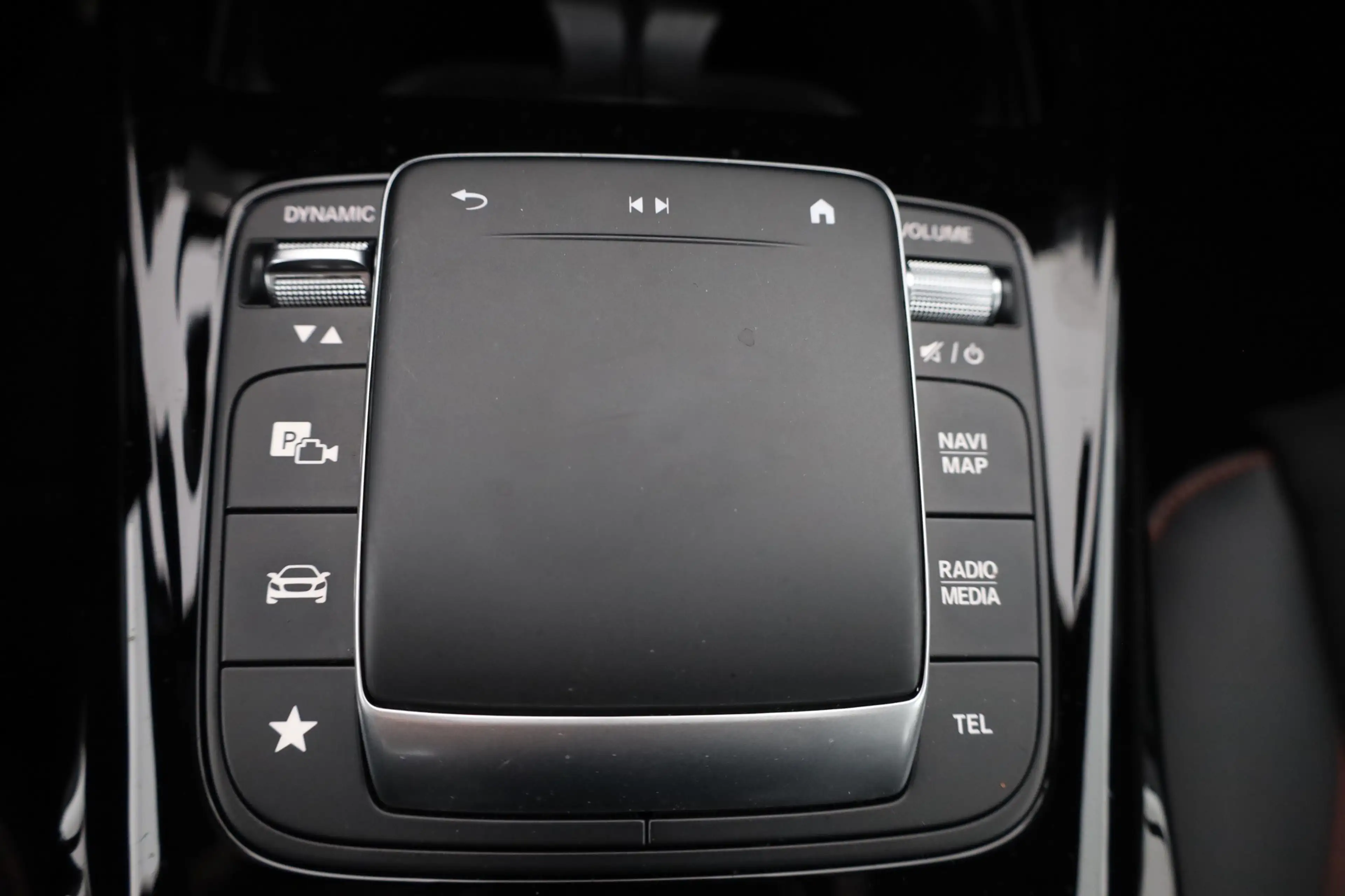 Mercedes-Benz CLA 45 AMG Shooting Brake 4Matic Panorama Kamera — photo 25
