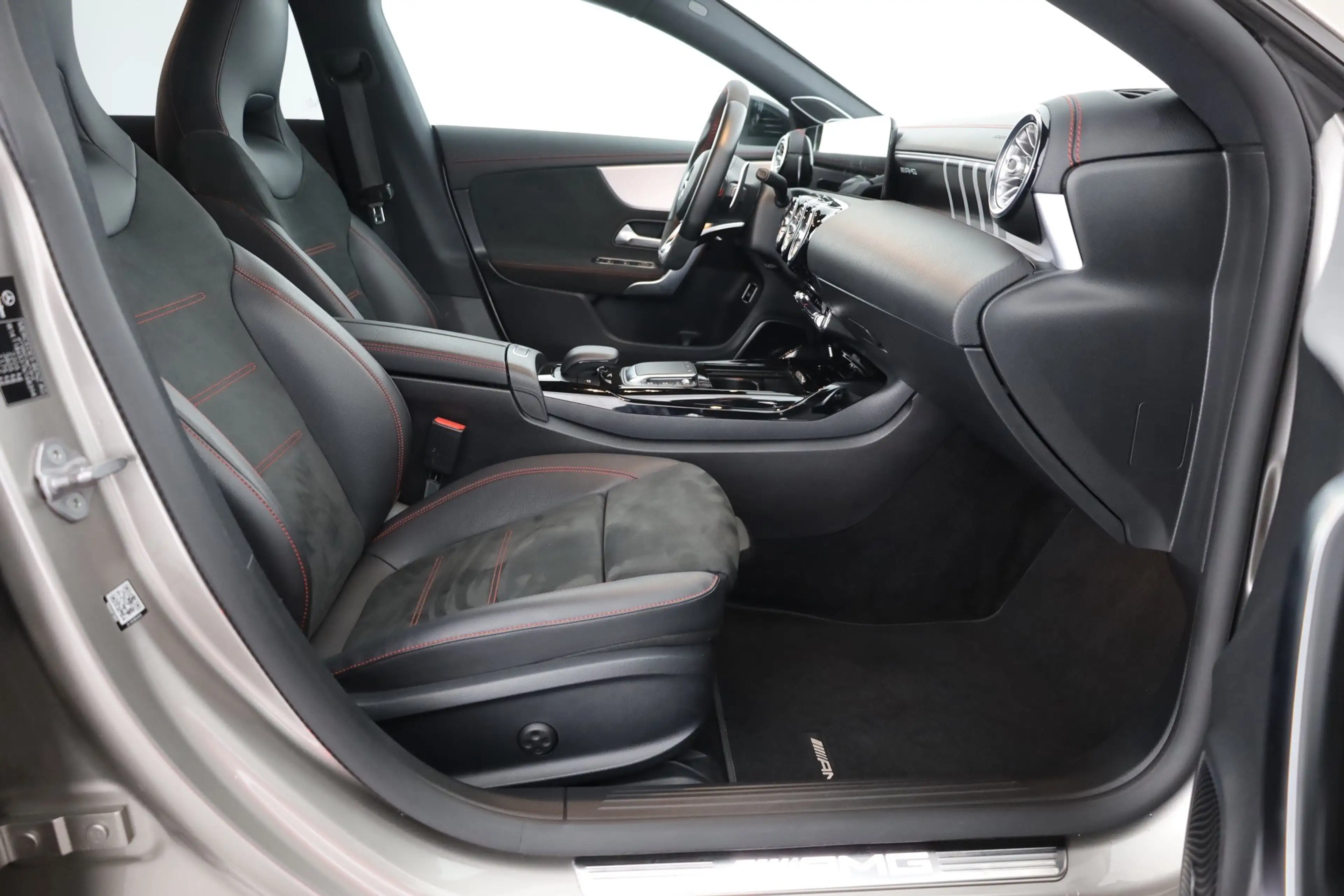 Mercedes-Benz CLA 45 AMG Shooting Brake 4Matic Panorama Kamera — photo 10