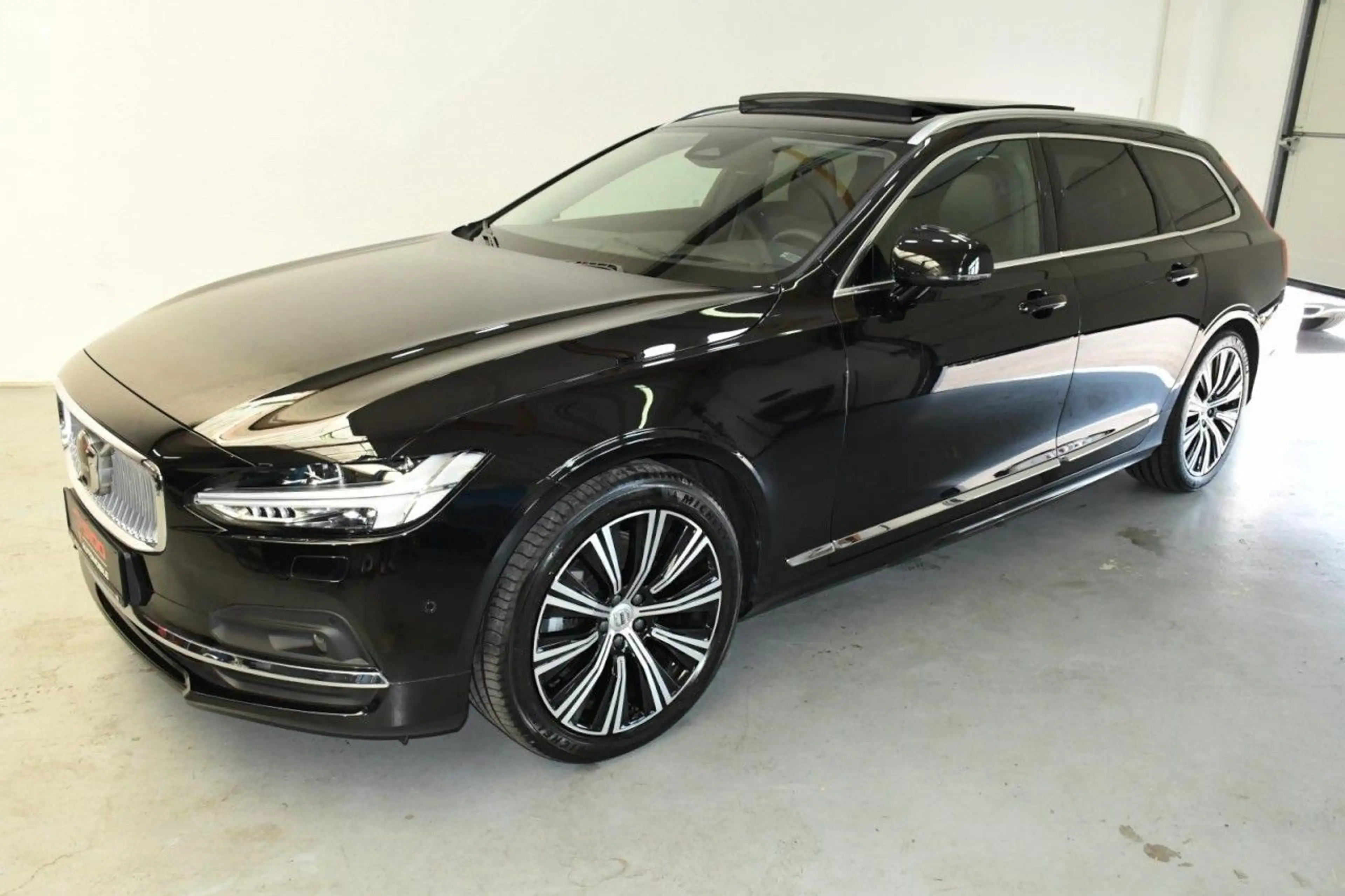 Volvo V90 Ultimate Bright HuD*360*PAN*ST.HZ*H&K*BeLÜF Klima — photo 2