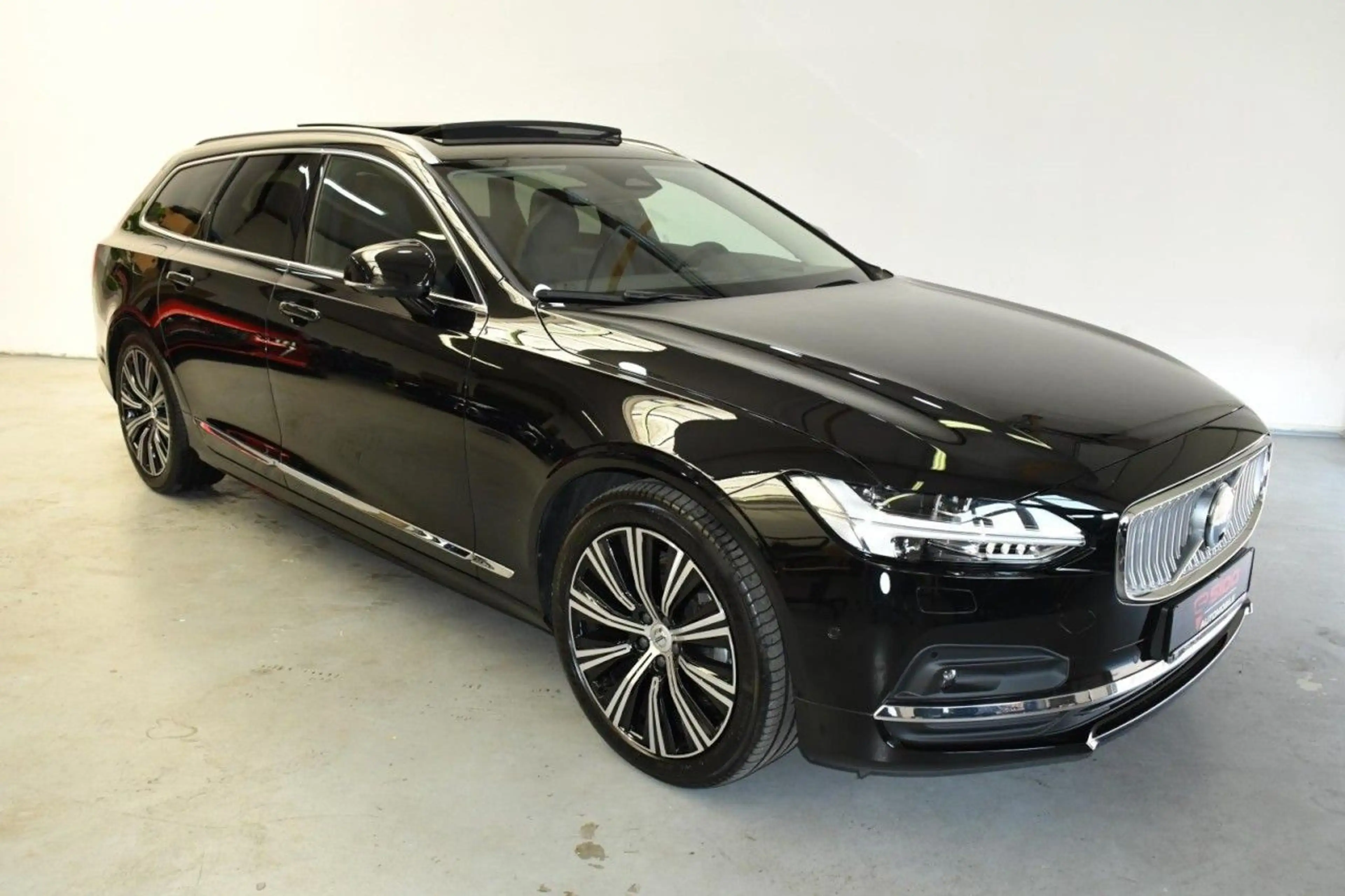 Volvo V90 Ultimate Bright HuD*360*PAN*ST.HZ*H&K*BeLÜF Klima — photo 4