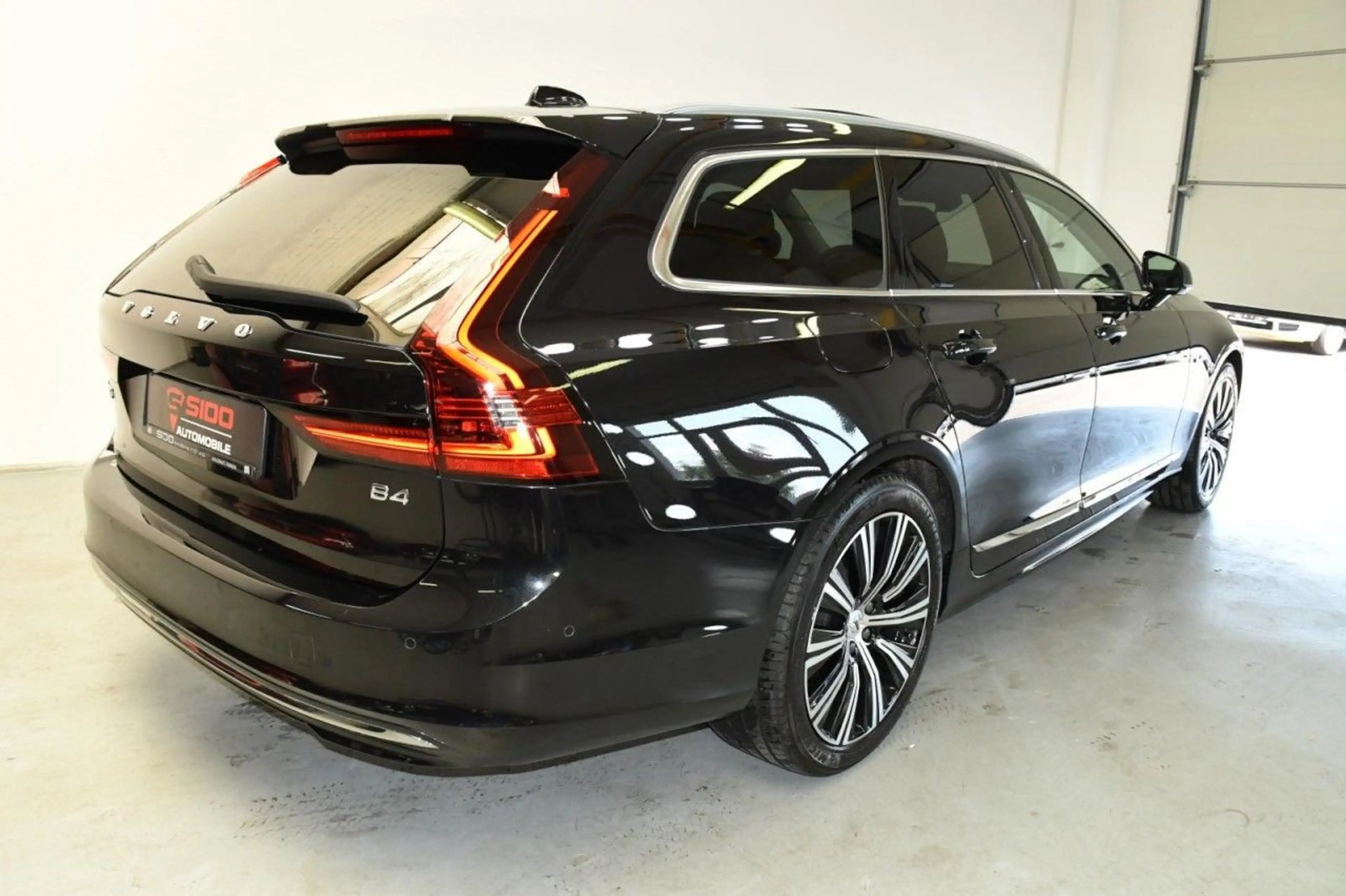 Volvo V90 Ultimate Bright HuD*360*PAN*ST.HZ*H&K*BeLÜF Klima — photo 6