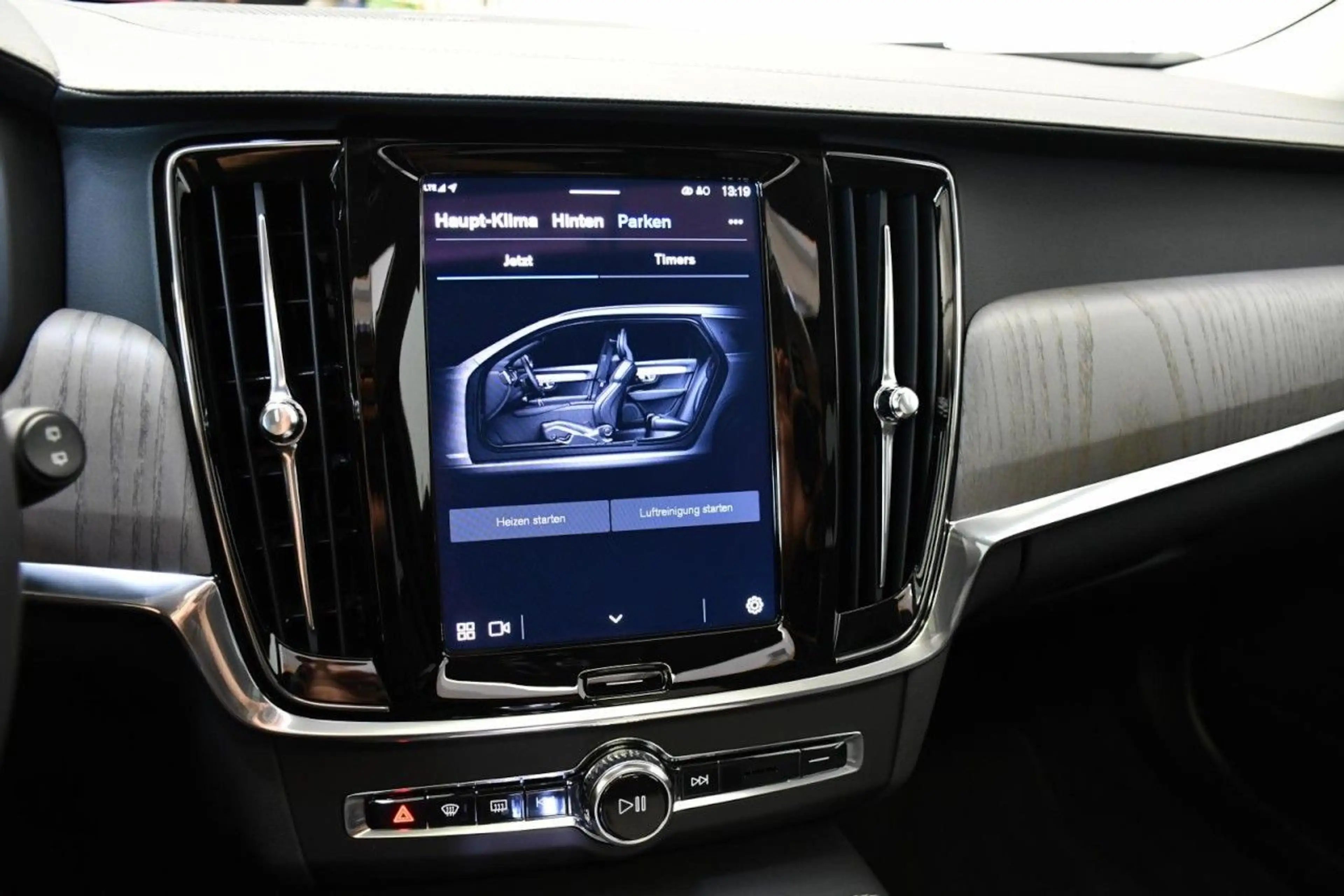 Volvo V90 Ultimate Bright HuD*360*PAN*ST.HZ*H&K*BeLÜF Klima — photo 12