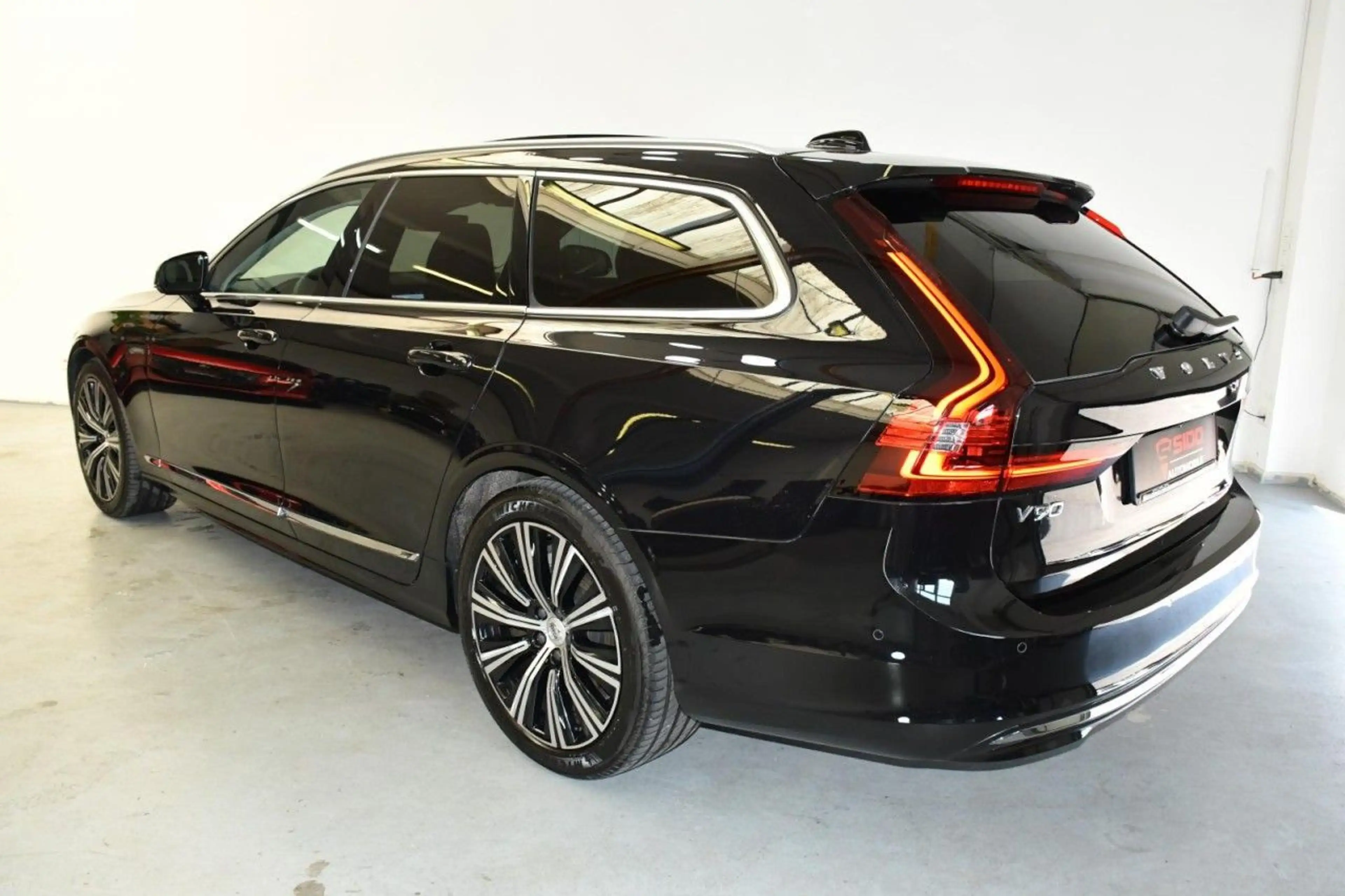 Volvo V90 Ultimate Bright HuD*360*PAN*ST.HZ*H&K*BeLÜF Klima — photo 8