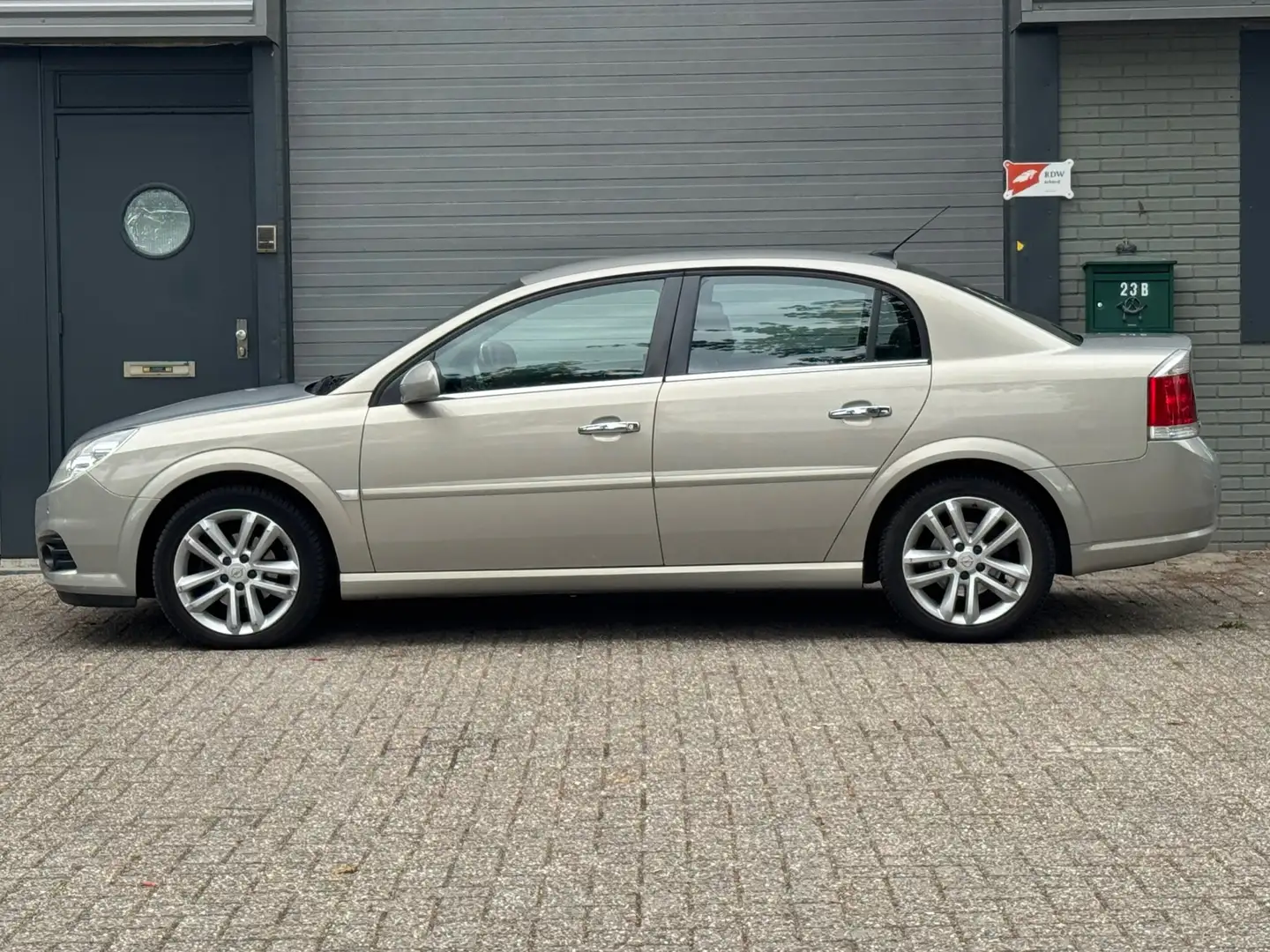Opel Vectra 1.9 CDTi Executive - 2