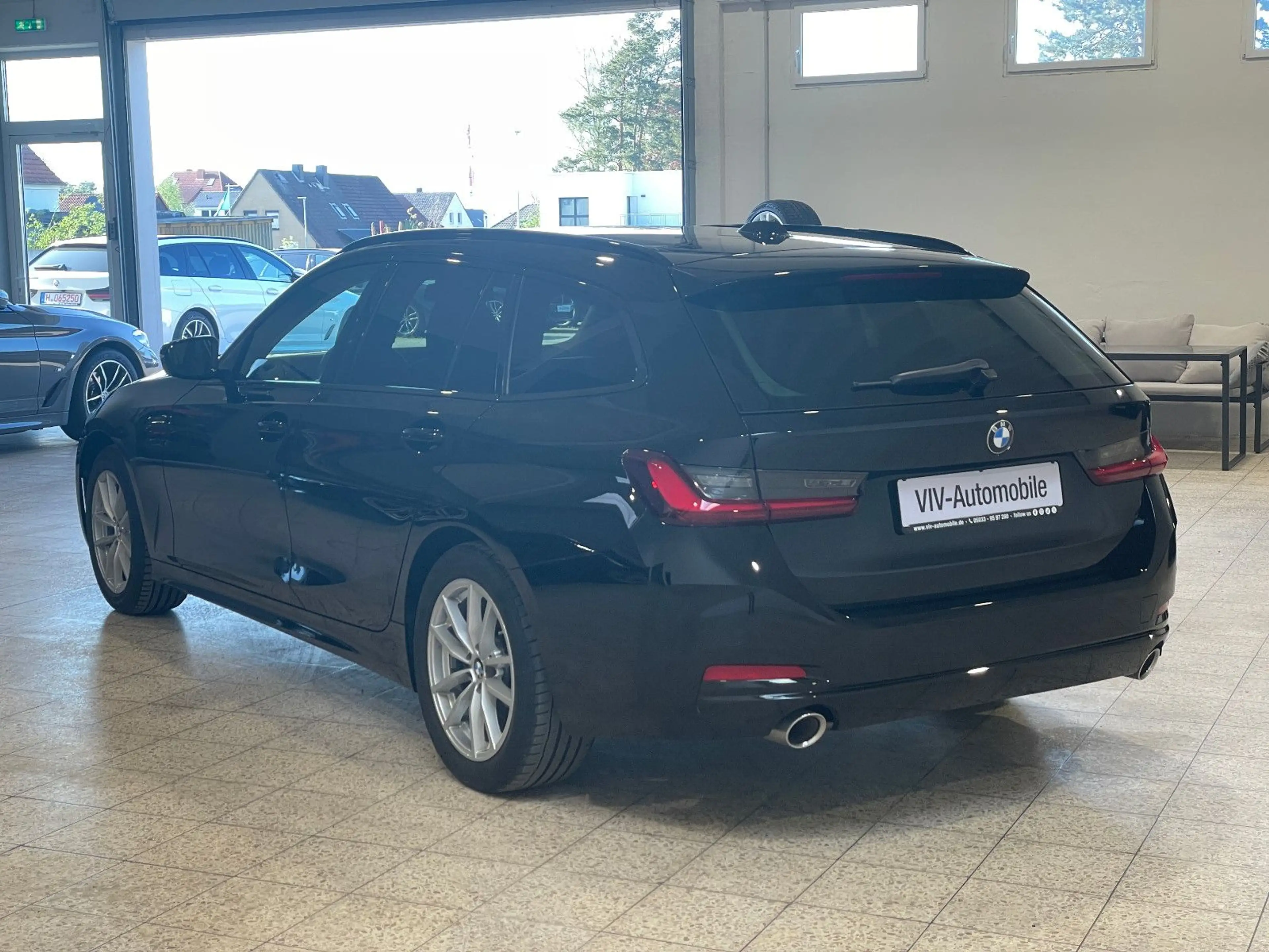 BMW 318 d Touring 1.Hand*Sport Sitze*Teil-Leder*M — photo 6