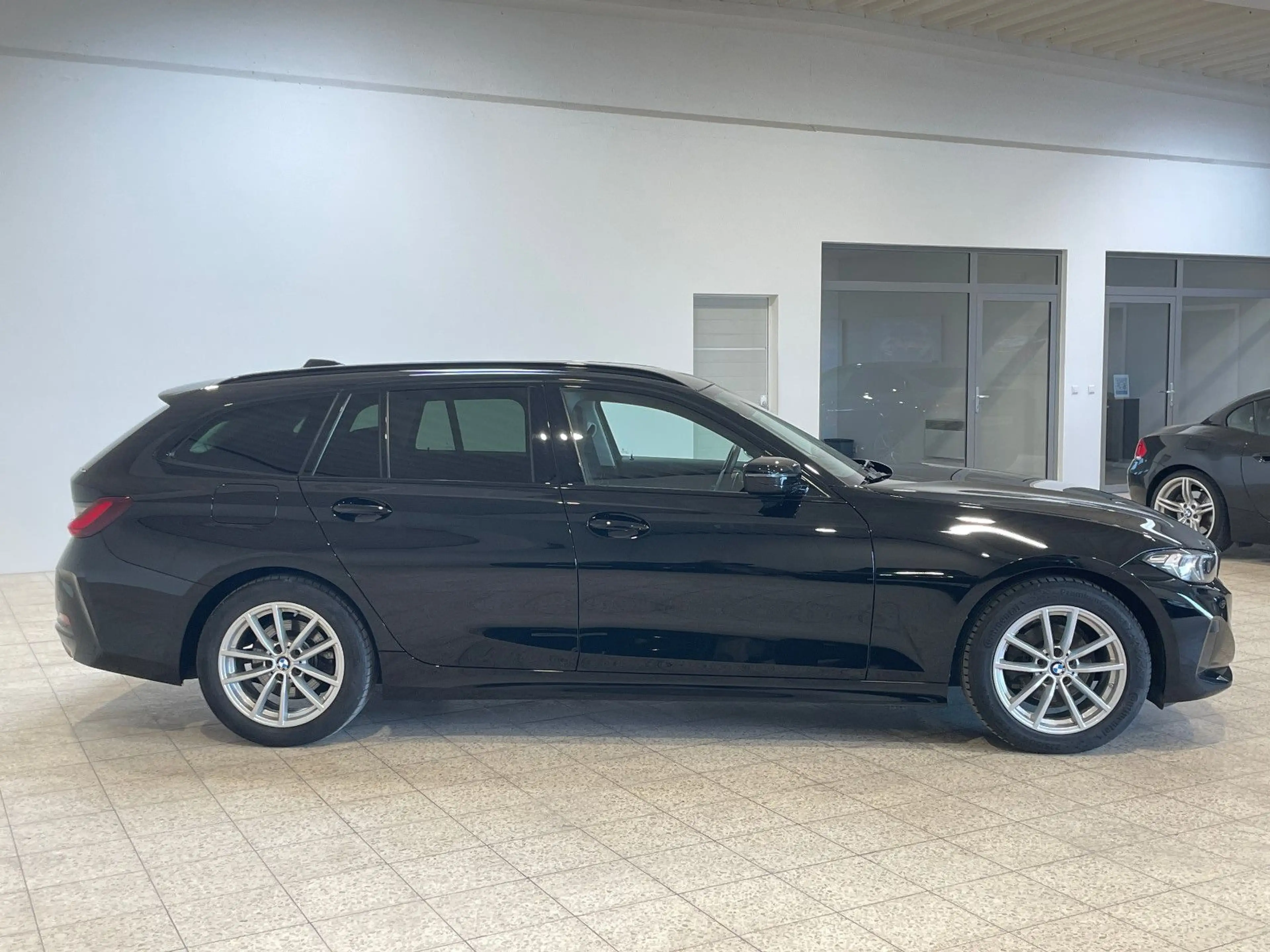 BMW 318 d Touring 1.Hand*Sport Sitze*Teil-Leder*M — photo 8