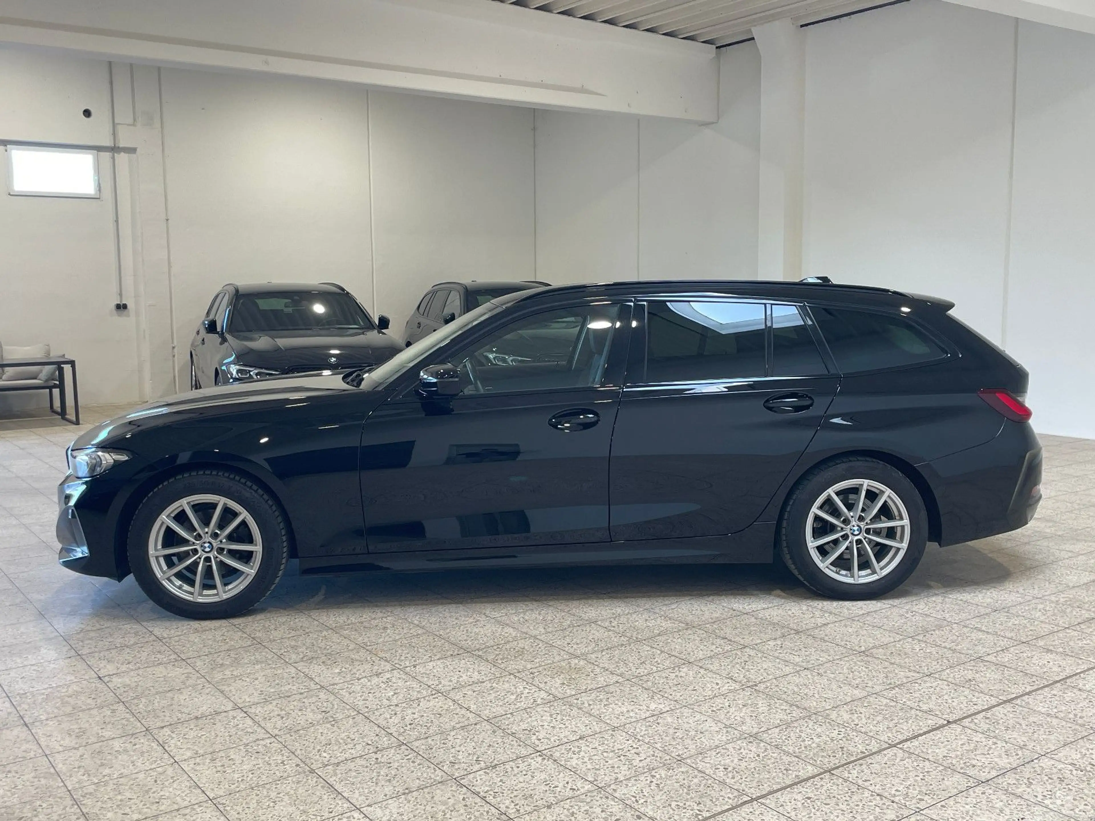 BMW 318 d Touring 1.Hand*Sport Sitze*Teil-Leder*M — photo 7