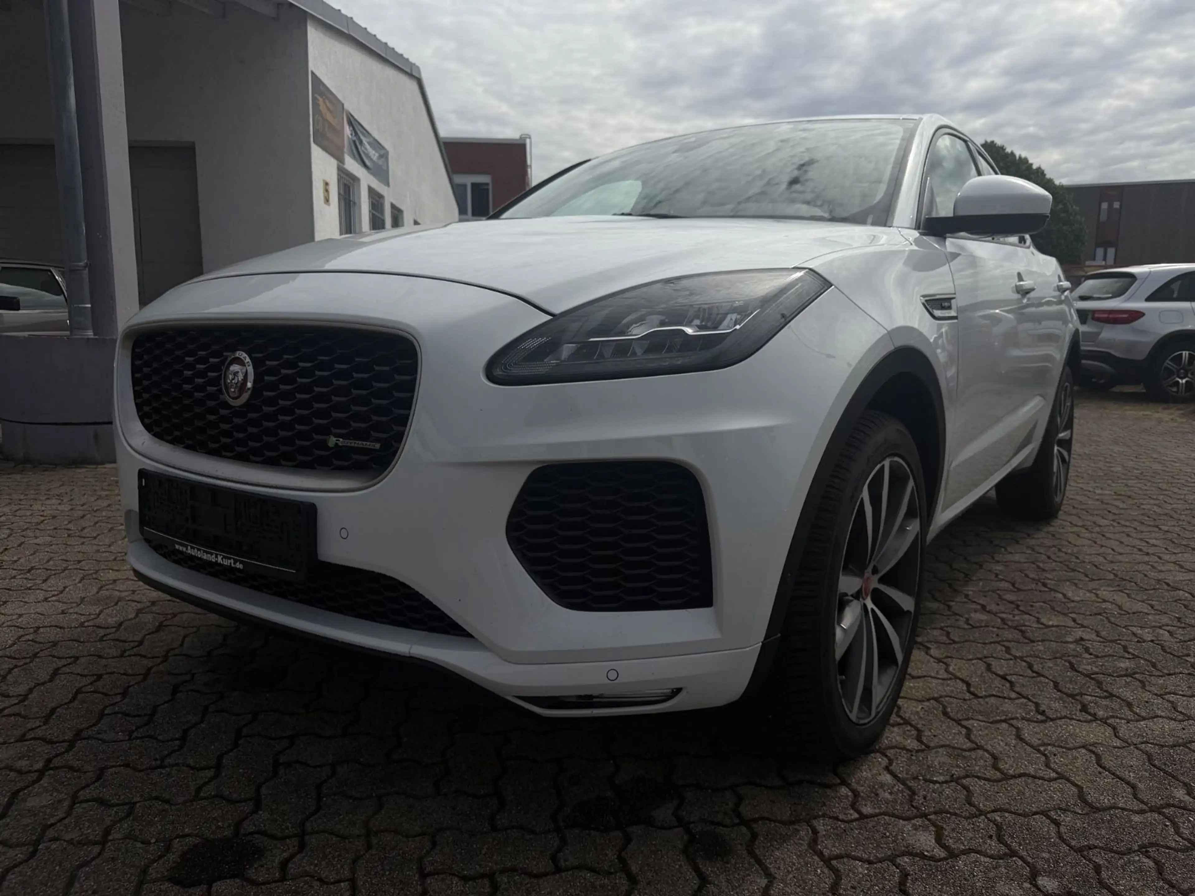 Jaguar E-Pace E-PACE R-Dynamic S AWD — photo 2