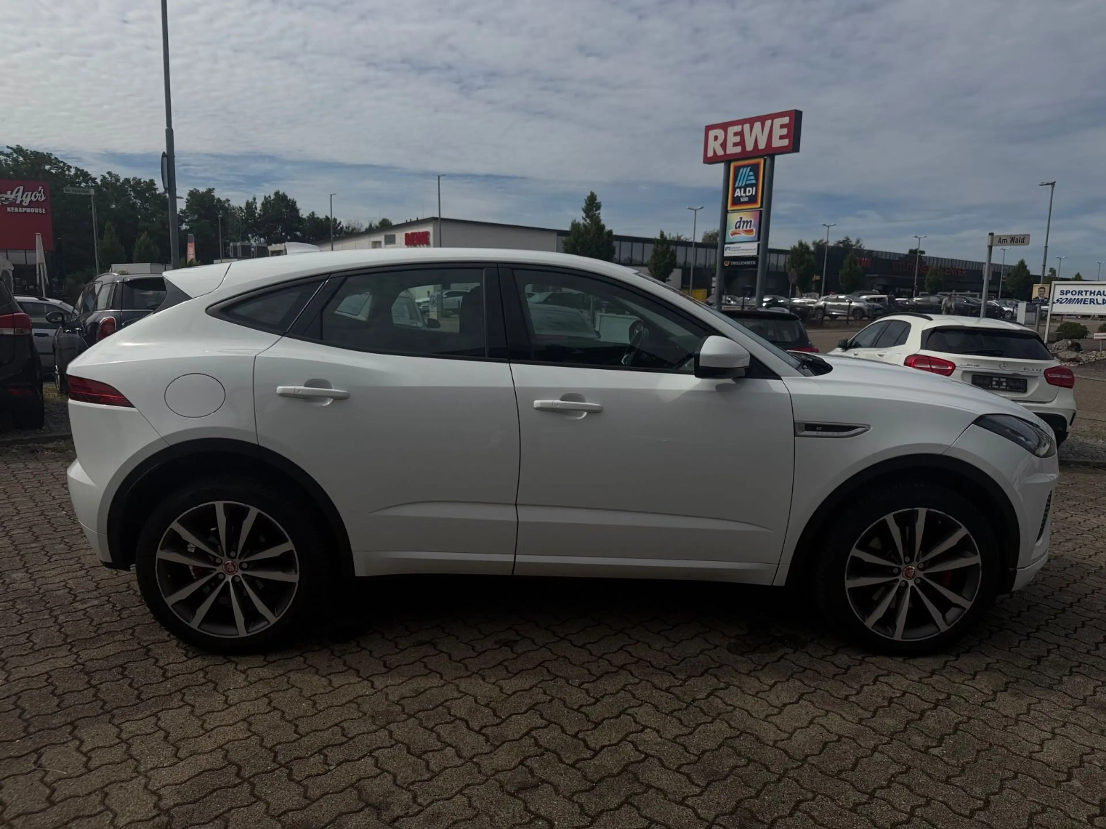 Jaguar E-Pace E-PACE R-Dynamic S AWD — photo 8
