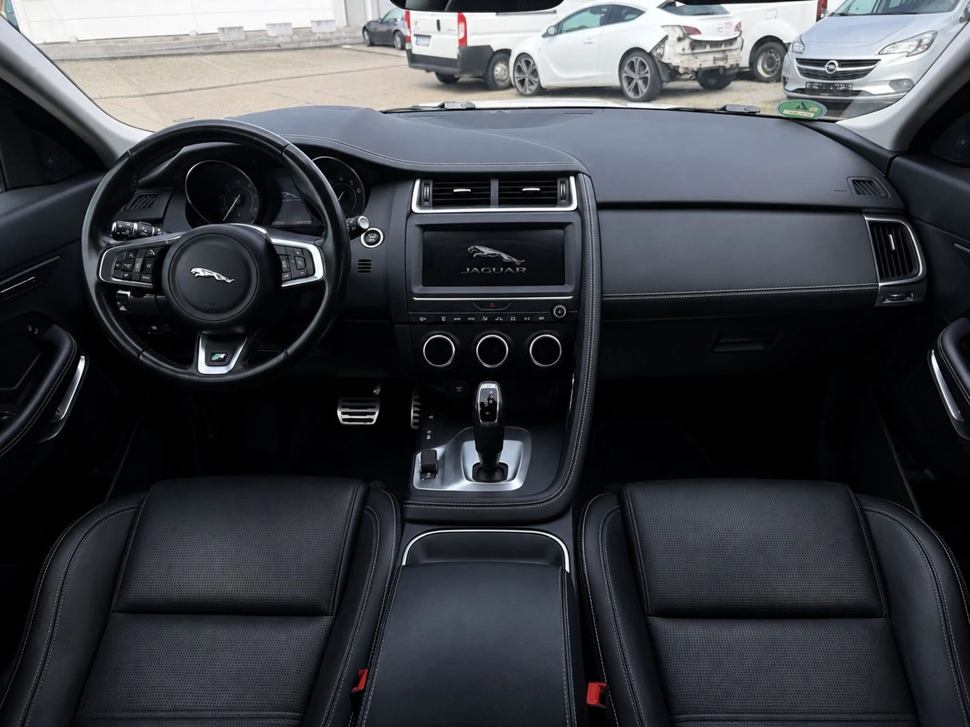 Jaguar E-Pace E-PACE R-Dynamic S AWD — photo 11