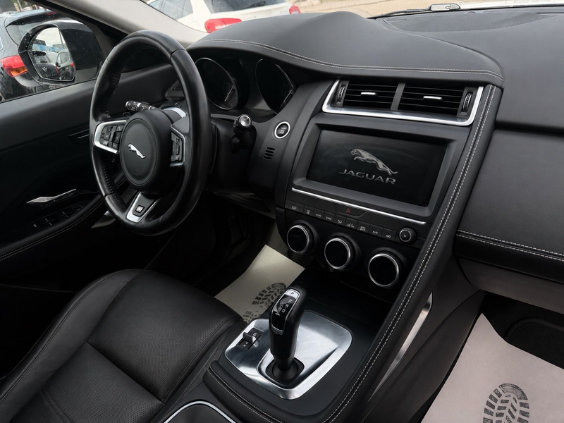 Jaguar E-Pace E-PACE R-Dynamic S AWD — photo 10
