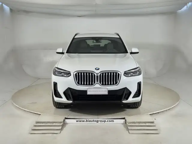 BMW X3 view 3