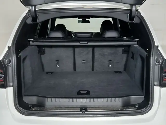 BMW X3 view 13