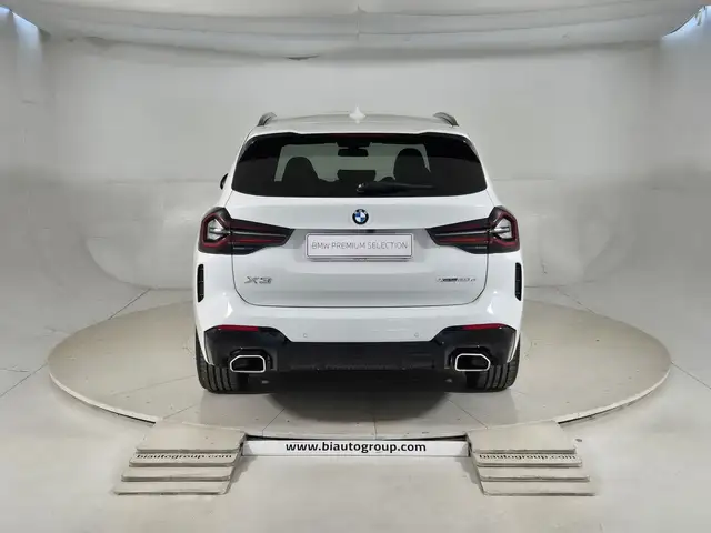 BMW X3 view 4