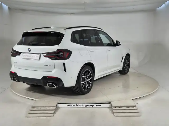 BMW X3 view 5