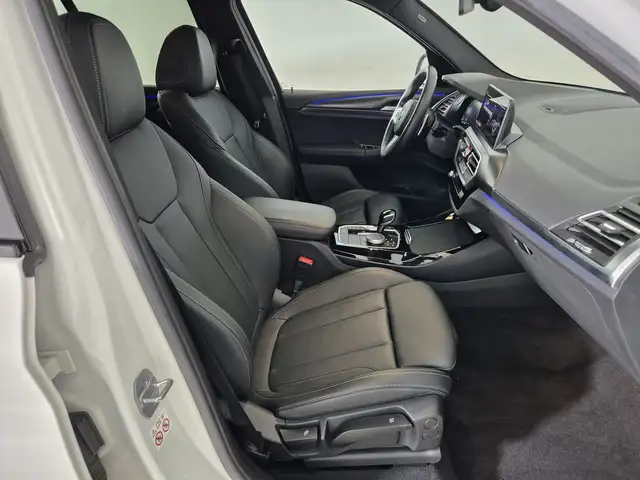 BMW X3 view 10