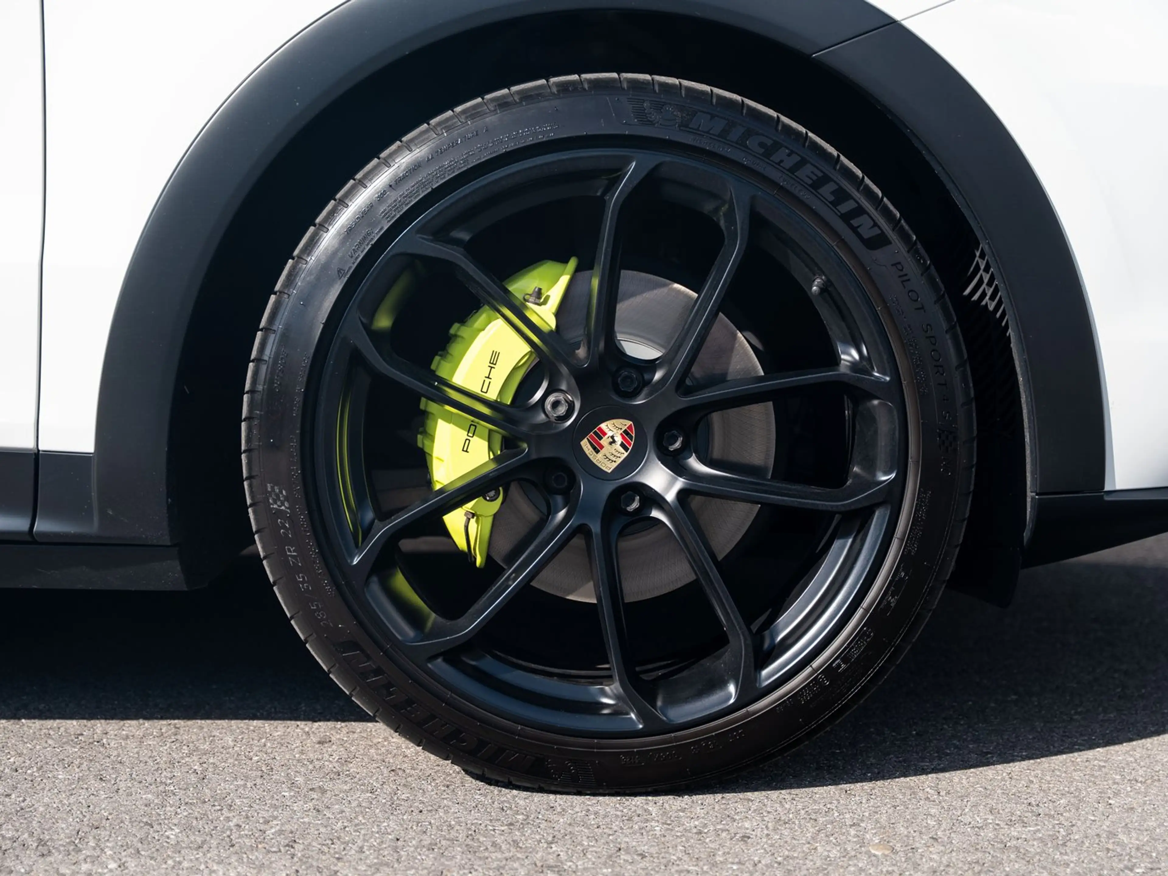 Porsche Cayenne E-Hybrid Coupé — photo 9