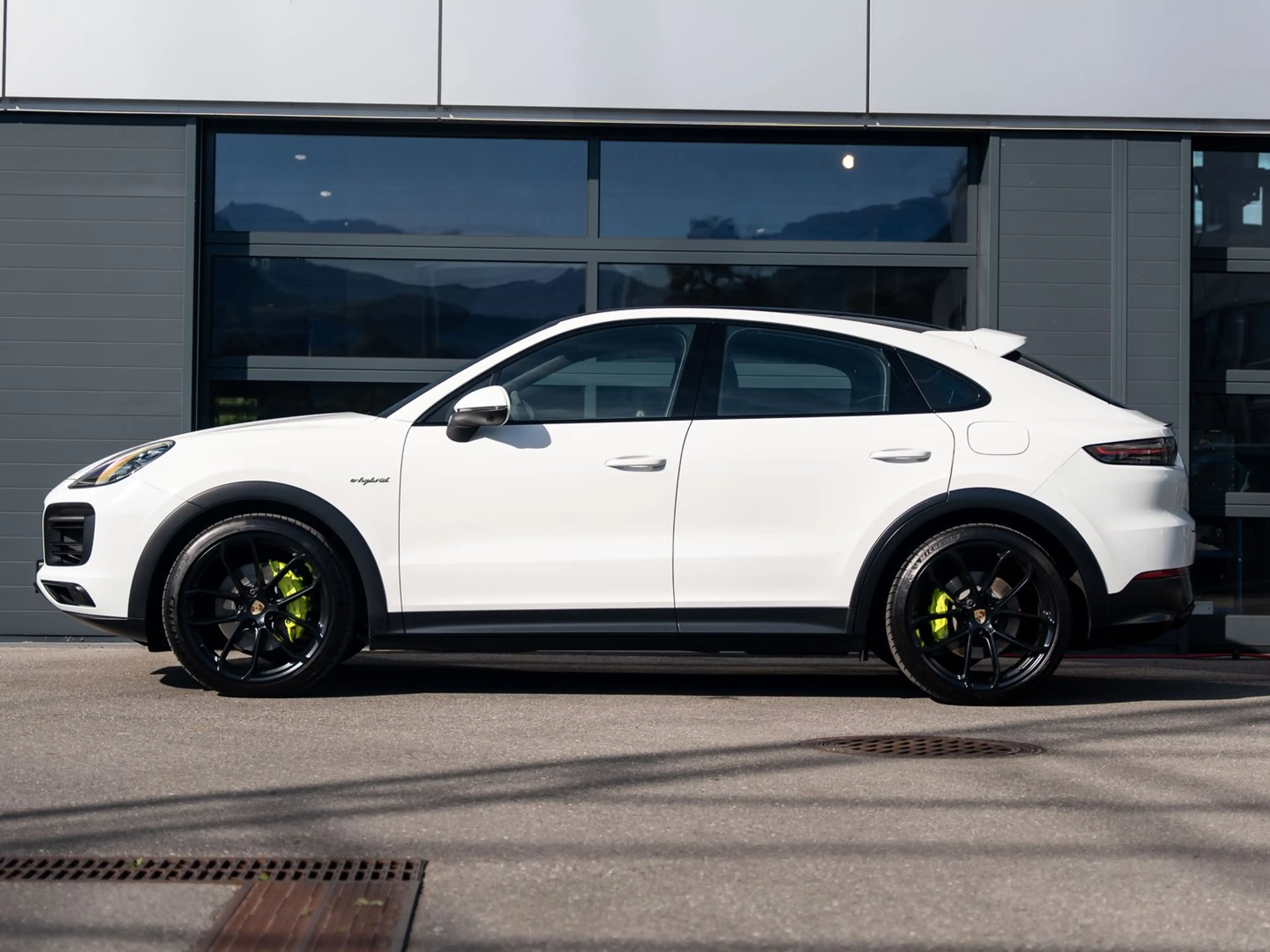 Porsche Cayenne E-Hybrid Coupé — photo 2