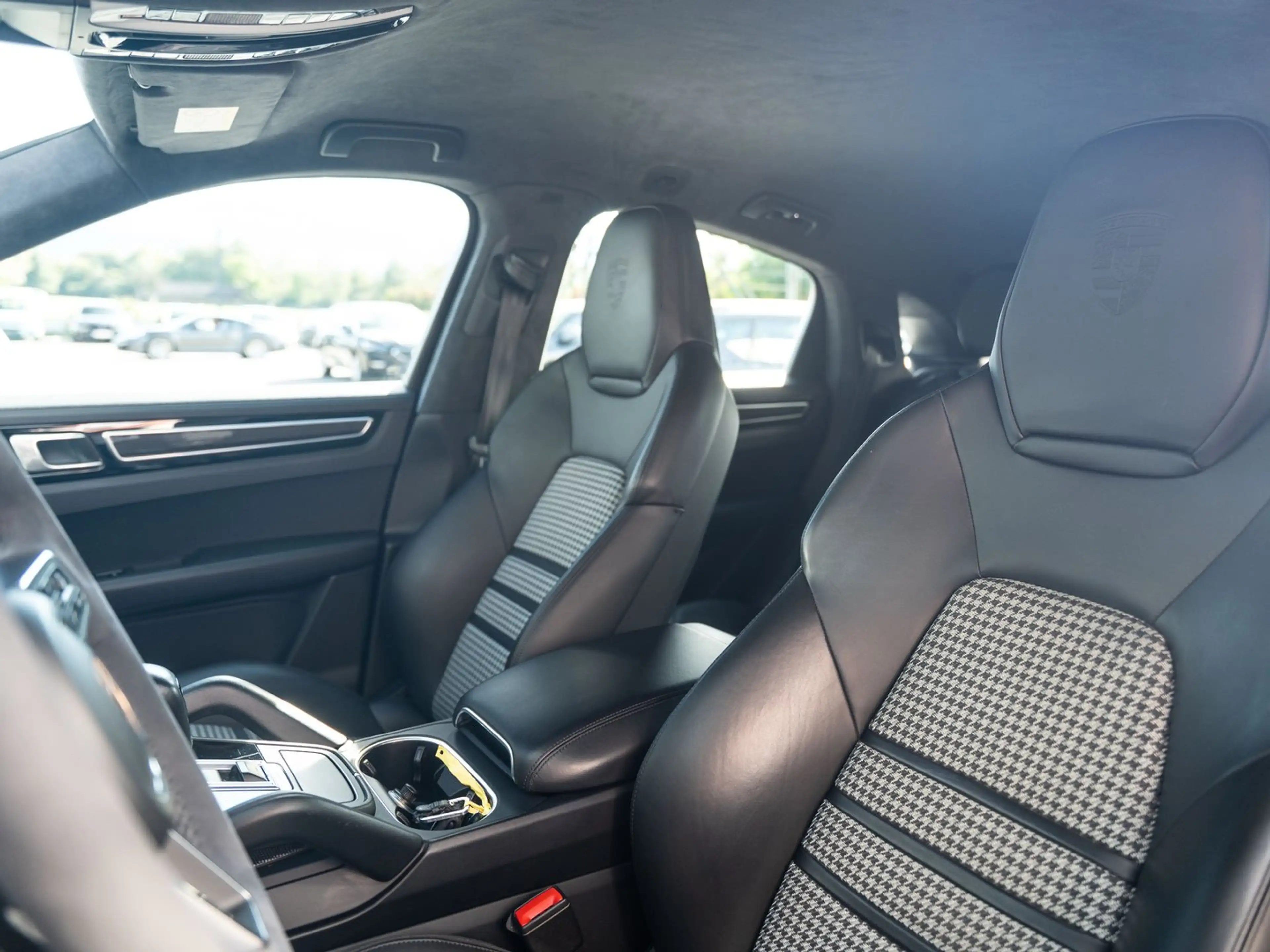 Porsche Cayenne E-Hybrid Coupé — photo 12