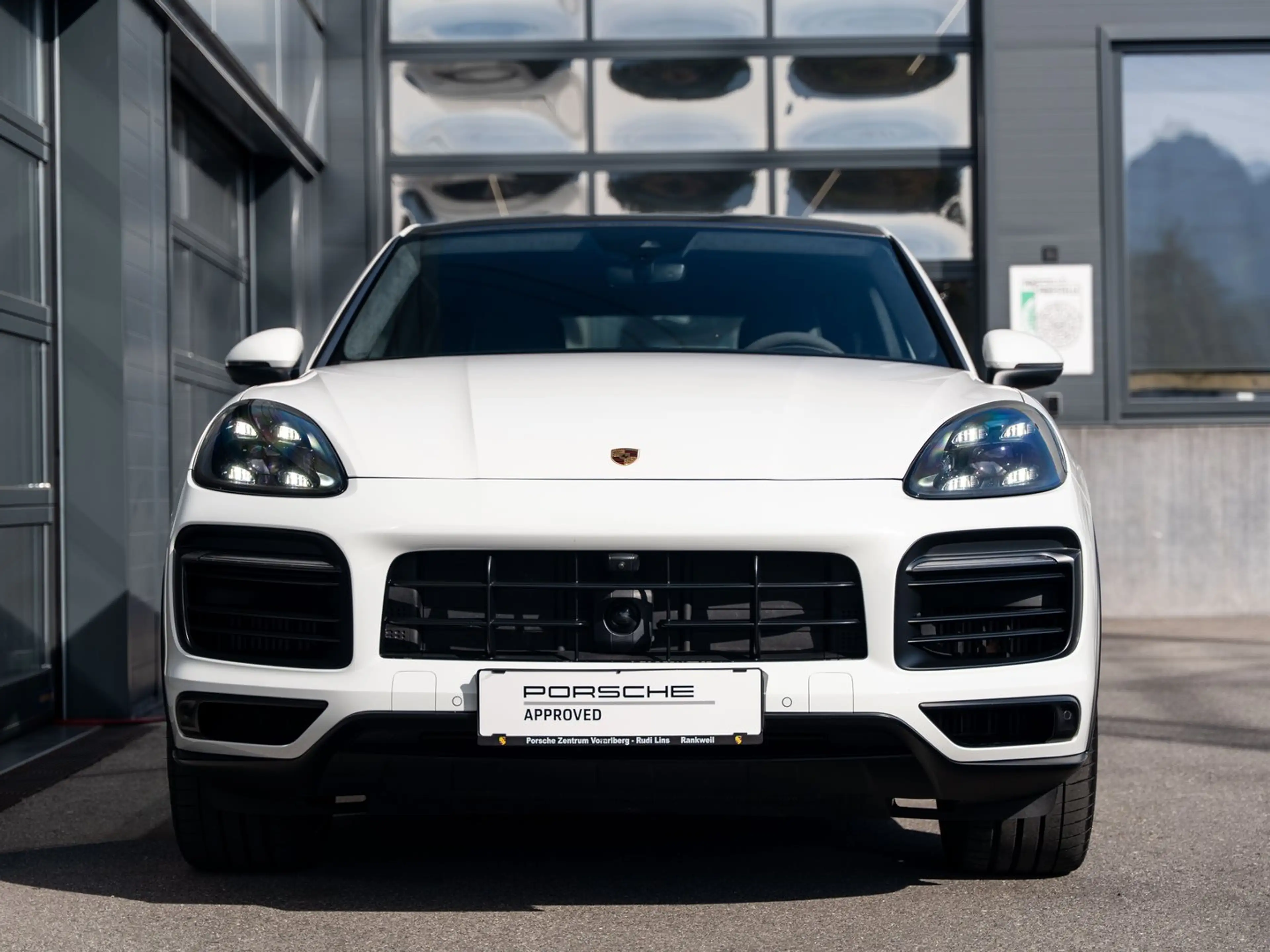 Porsche Cayenne E-Hybrid Coupé — photo 8