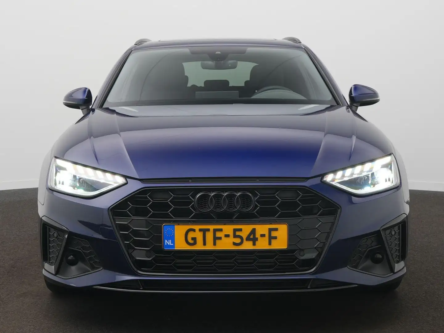 Audi A4 Avant 40 TFSI S edition Competition S-Line 204PK | Bleu - 2