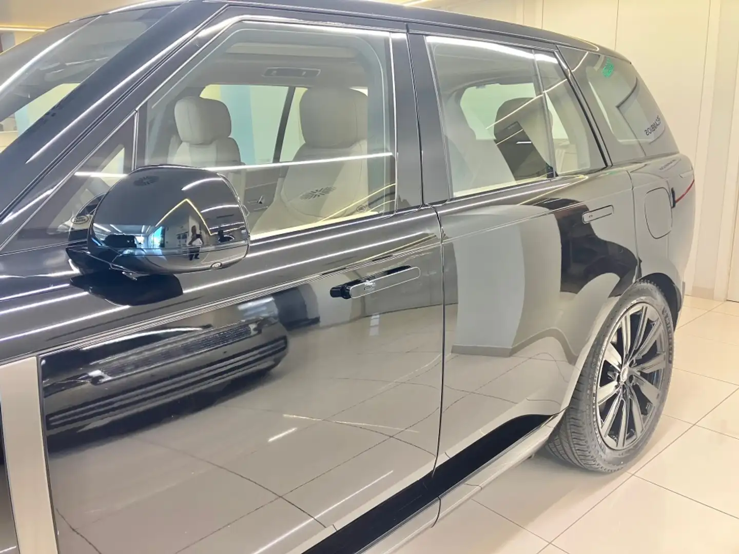 Land Rover Range Rover 3.0 Si6 PHEV SE SWB AWD Aut. 460 Noir - 2
