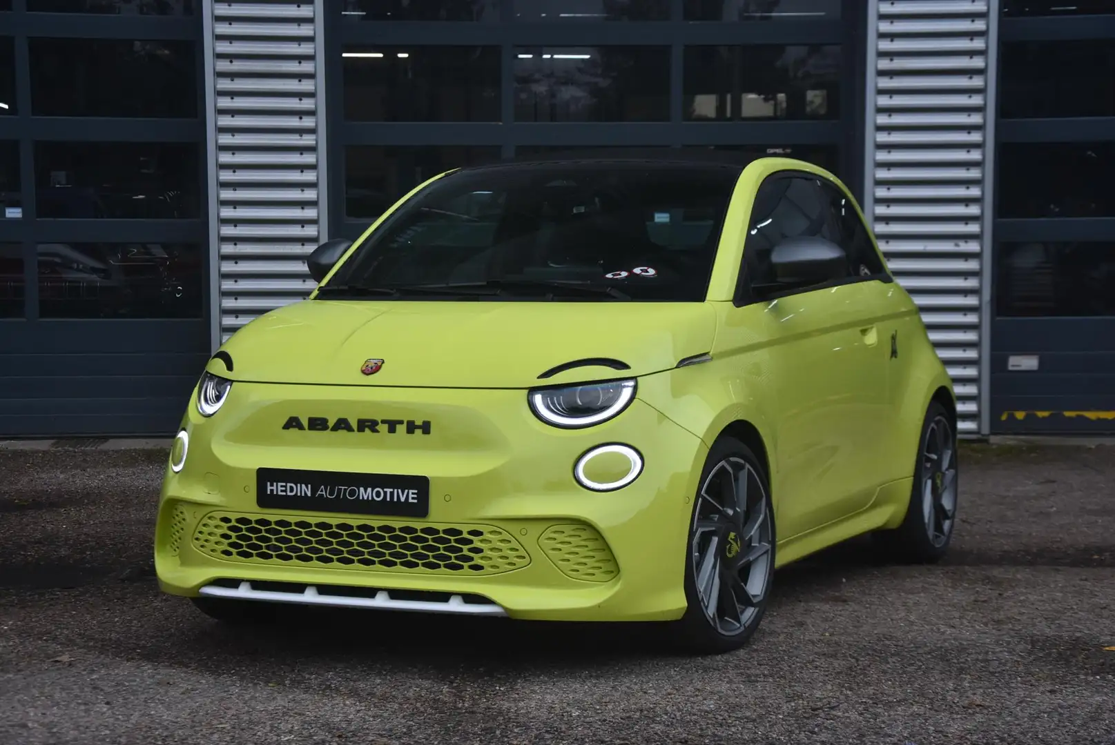 Abarth 500C Turismo 42 kWh | SCORPION | Alcantara | Pano dak | Gris - 2