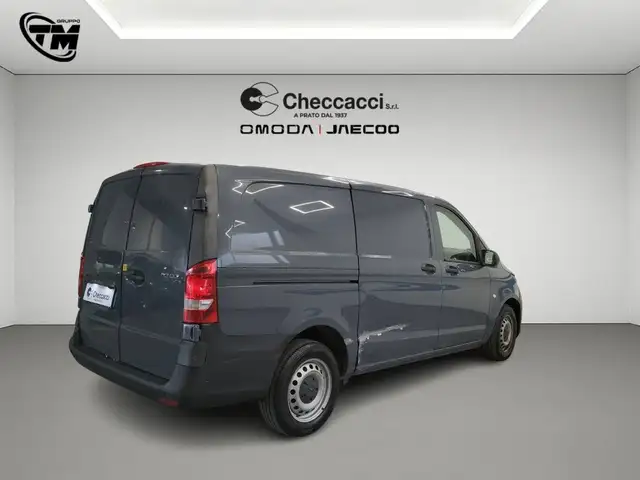 Mercedes-Benz Vito view 7