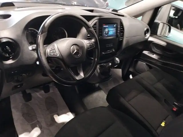 Mercedes-Benz Vito view 10