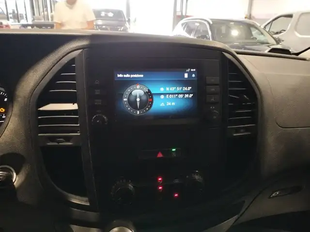 Mercedes-Benz Vito view 14
