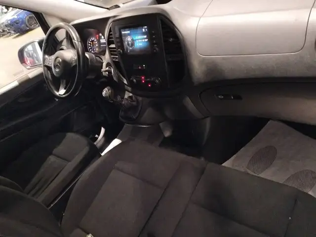 Mercedes-Benz Vito view 12
