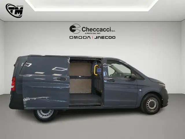 Mercedes-Benz Vito view 8