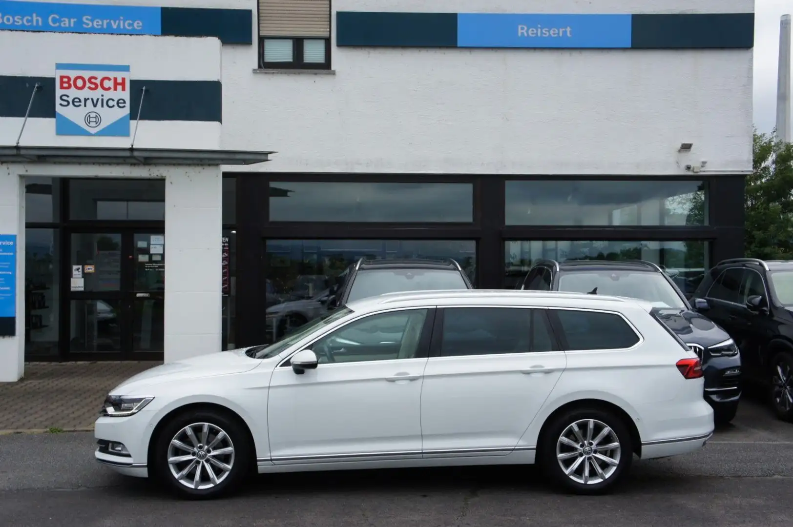 Volkswagen Passat Variant Passat Var Highline 4x4*LED*ACC*AHK*NAV*CAM*HUD Blanc - 2